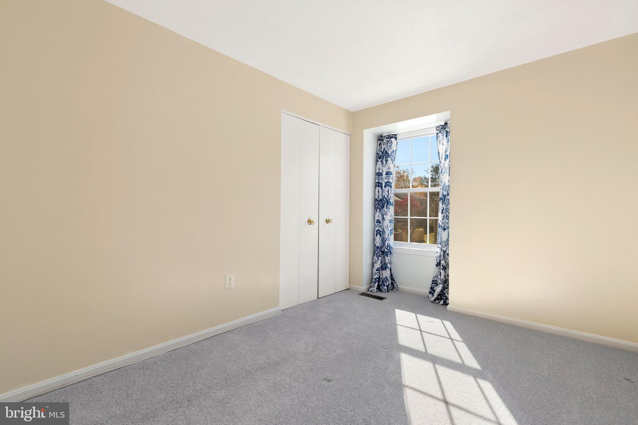 15015 DINSDALE DRIVE