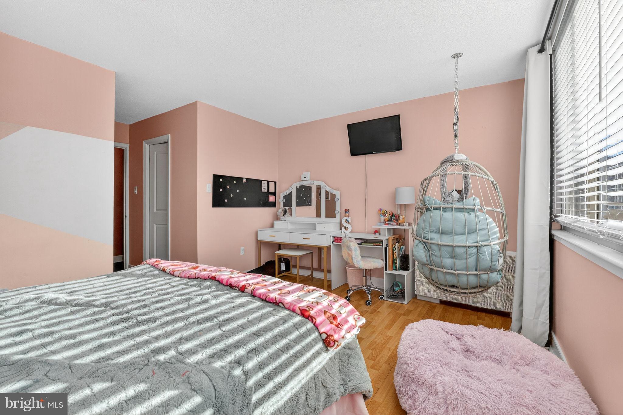 1220 BLAIR MILL ROAD 205