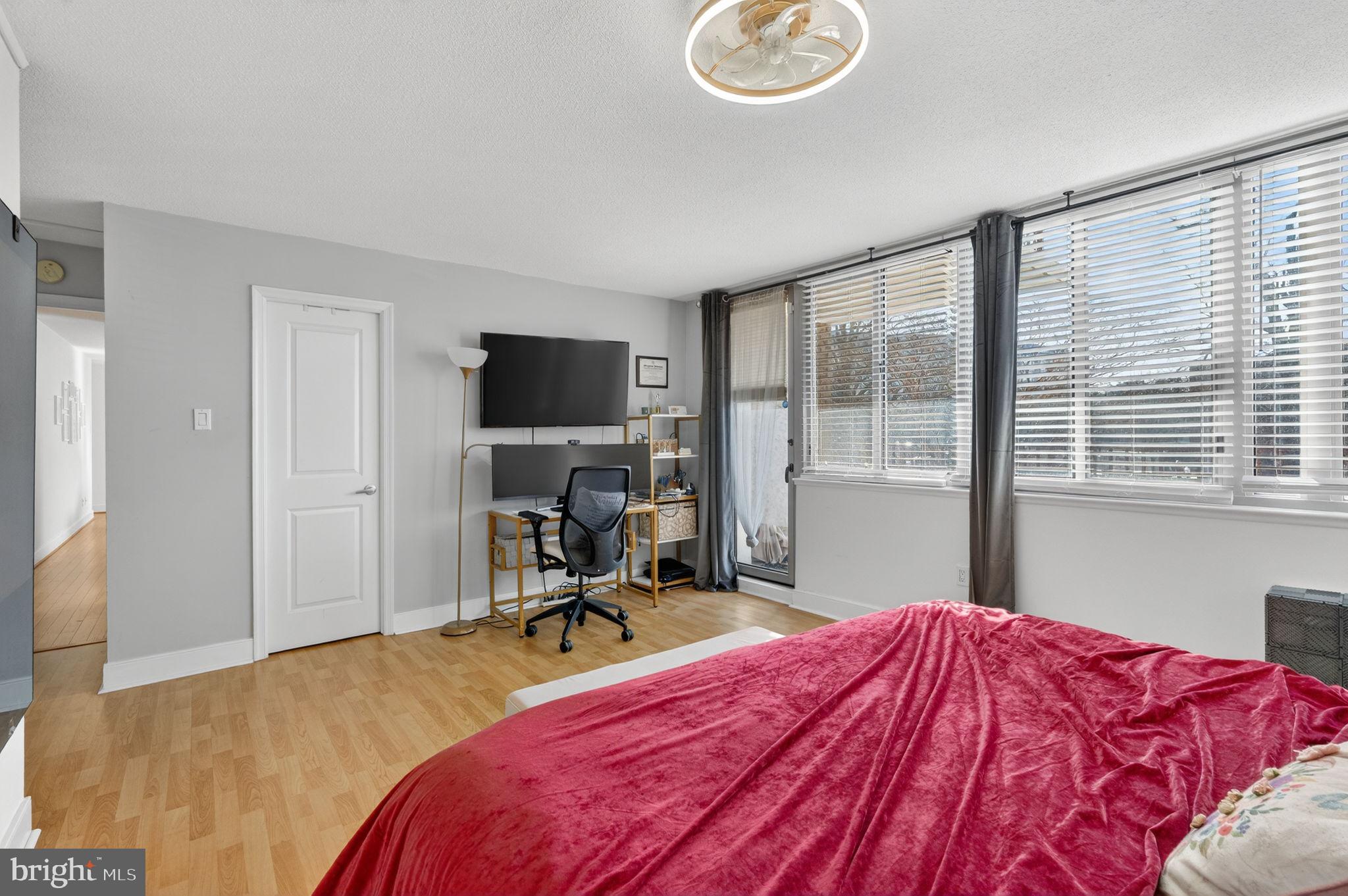 1220 BLAIR MILL ROAD 205