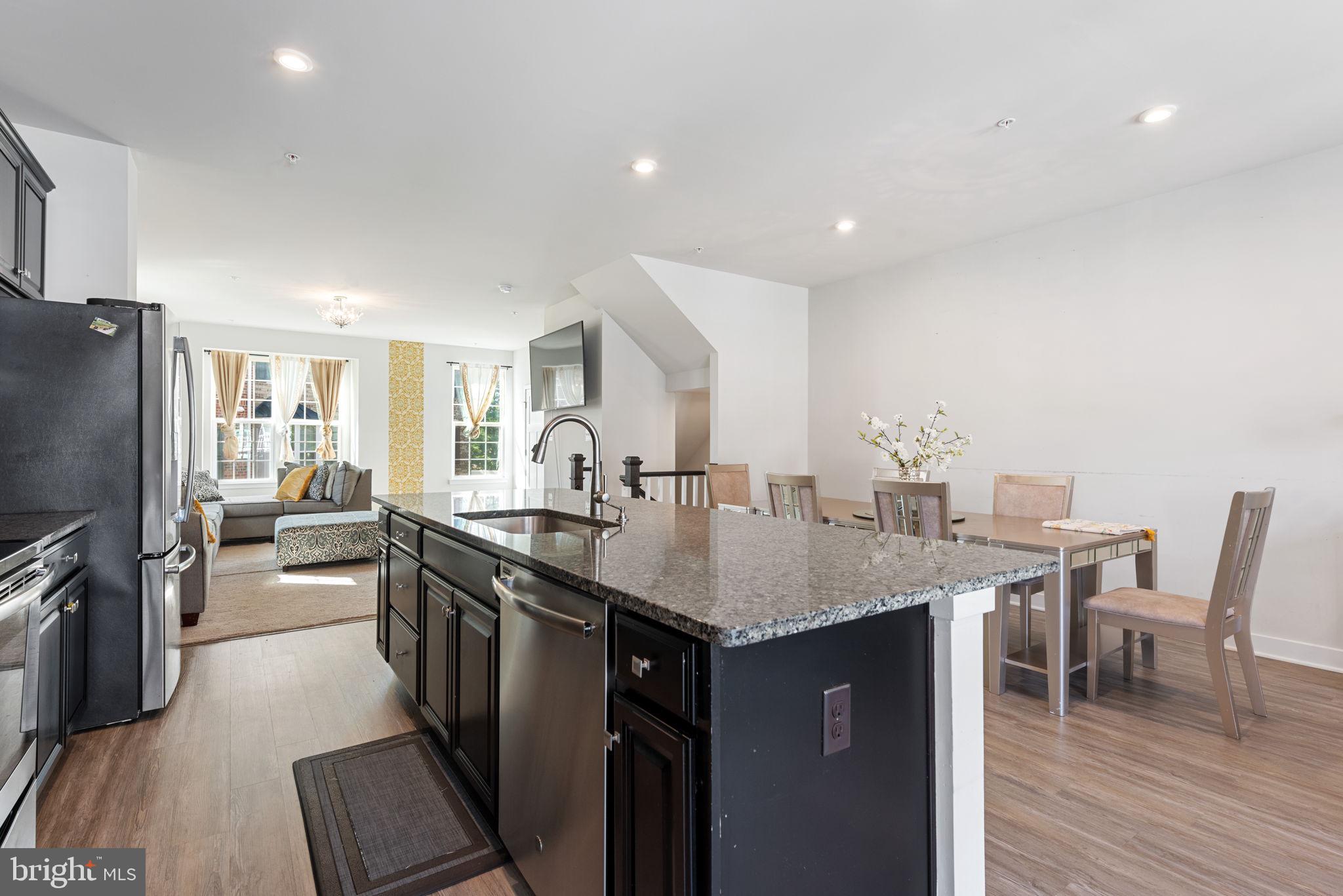 9912 VISTA POINTE DR