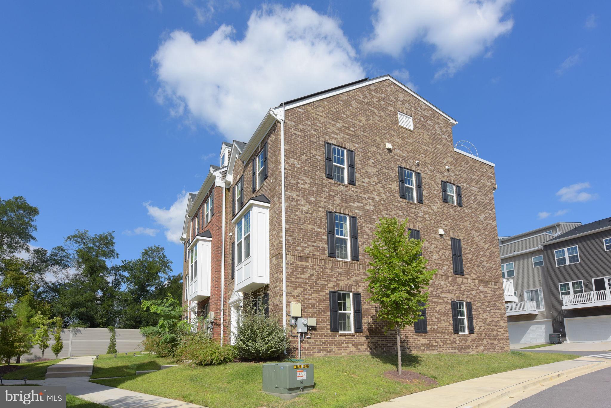 9912 VISTA POINTE DR