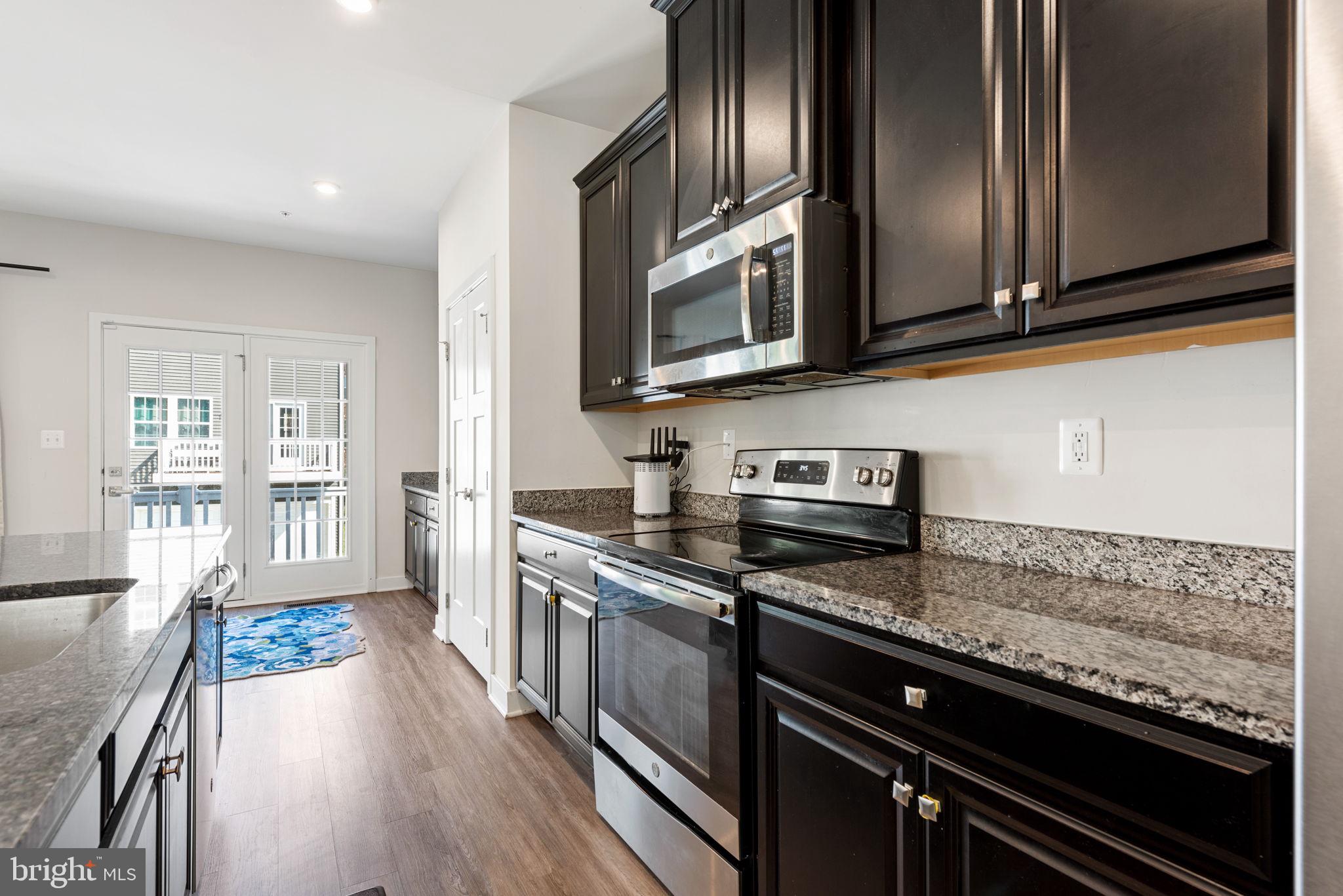 9912 VISTA POINTE DR