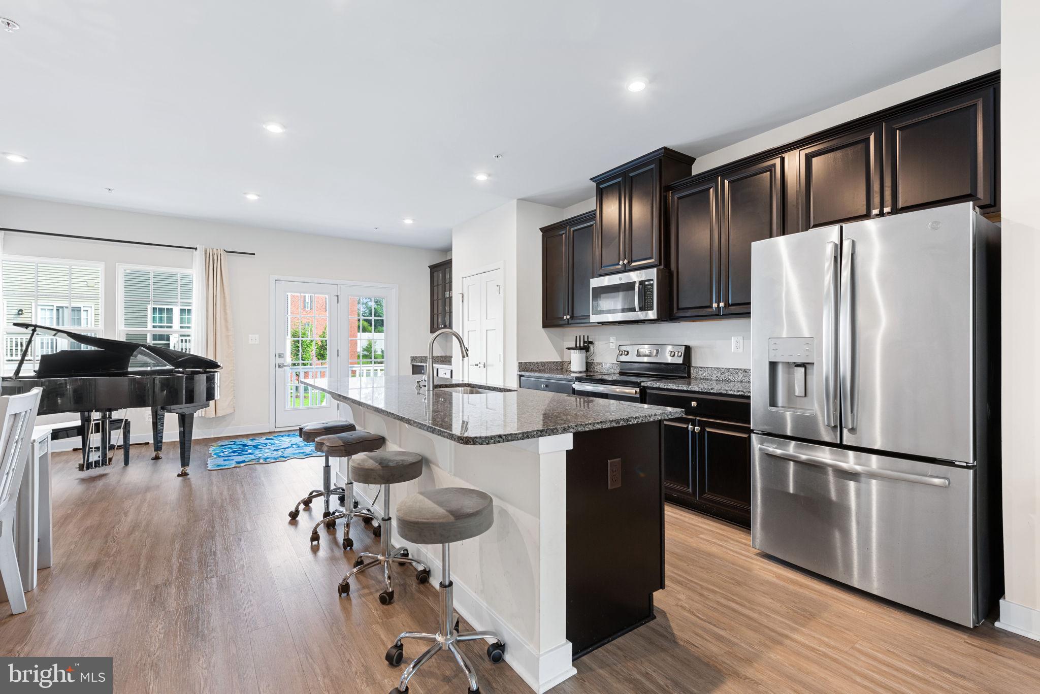 9912 VISTA POINTE DR