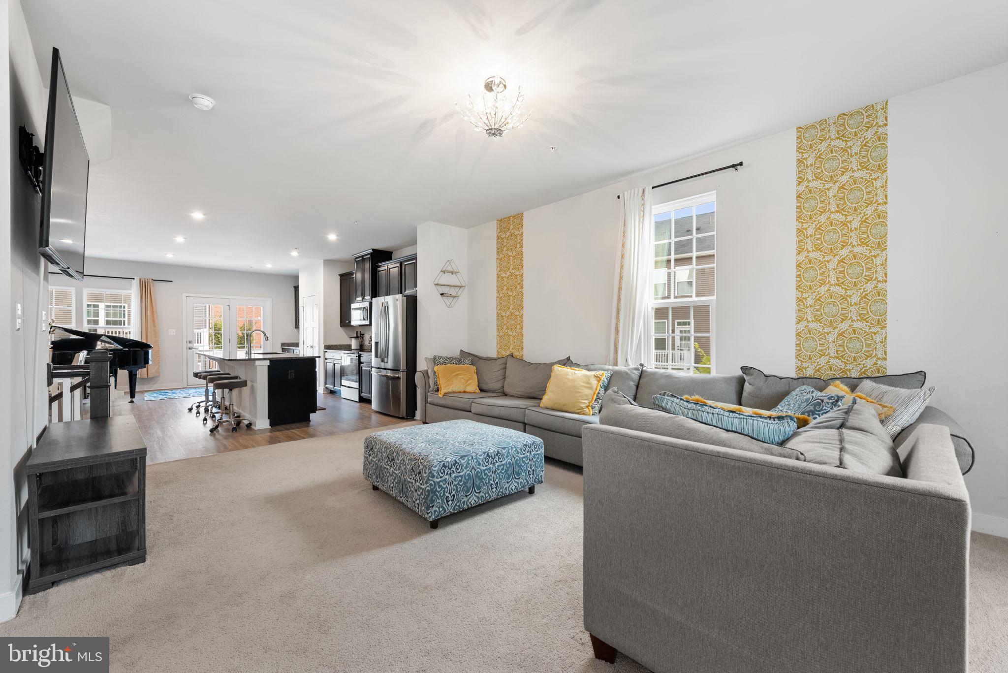 9912 VISTA POINTE DR