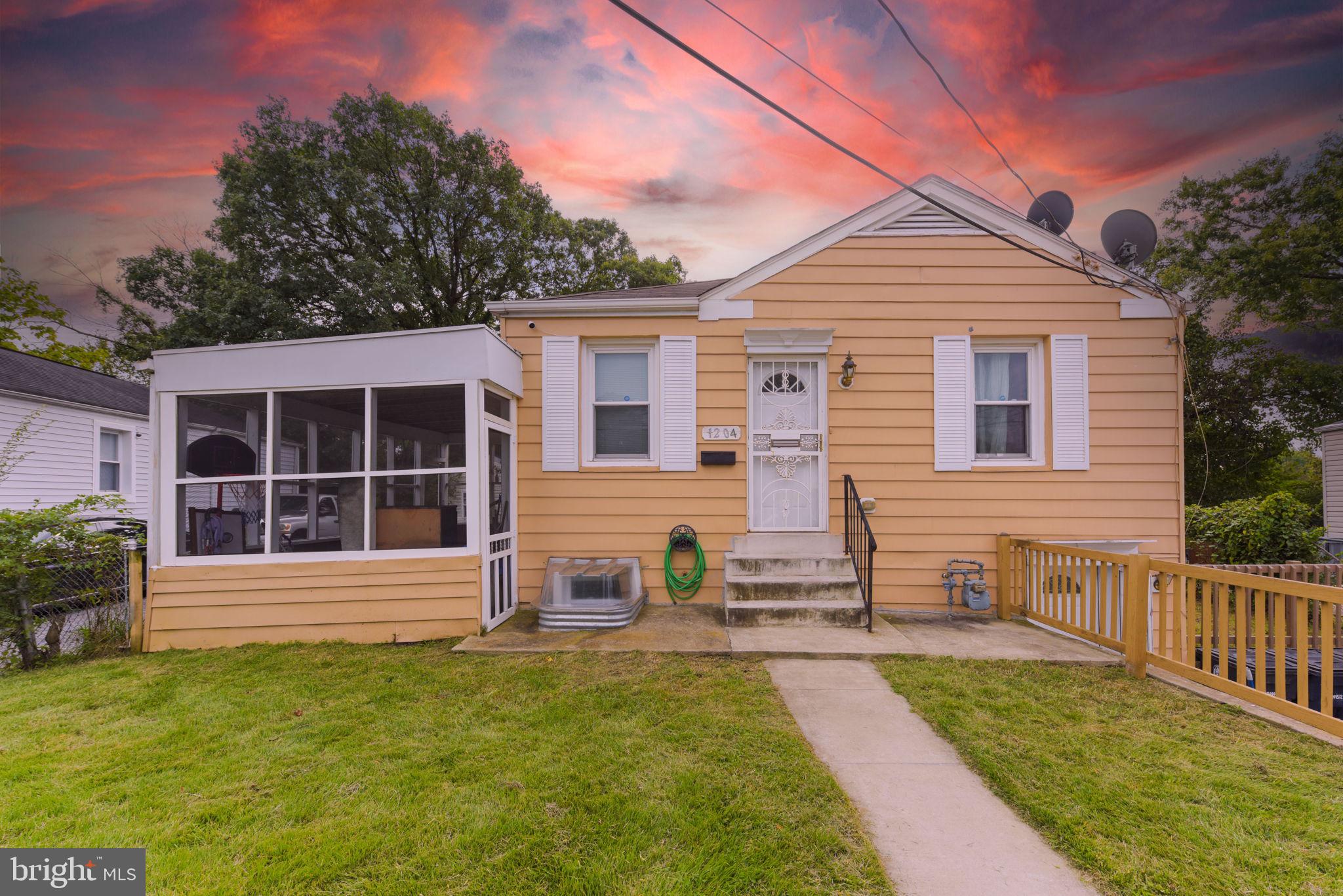 1204 Chapel Oaks Dr
