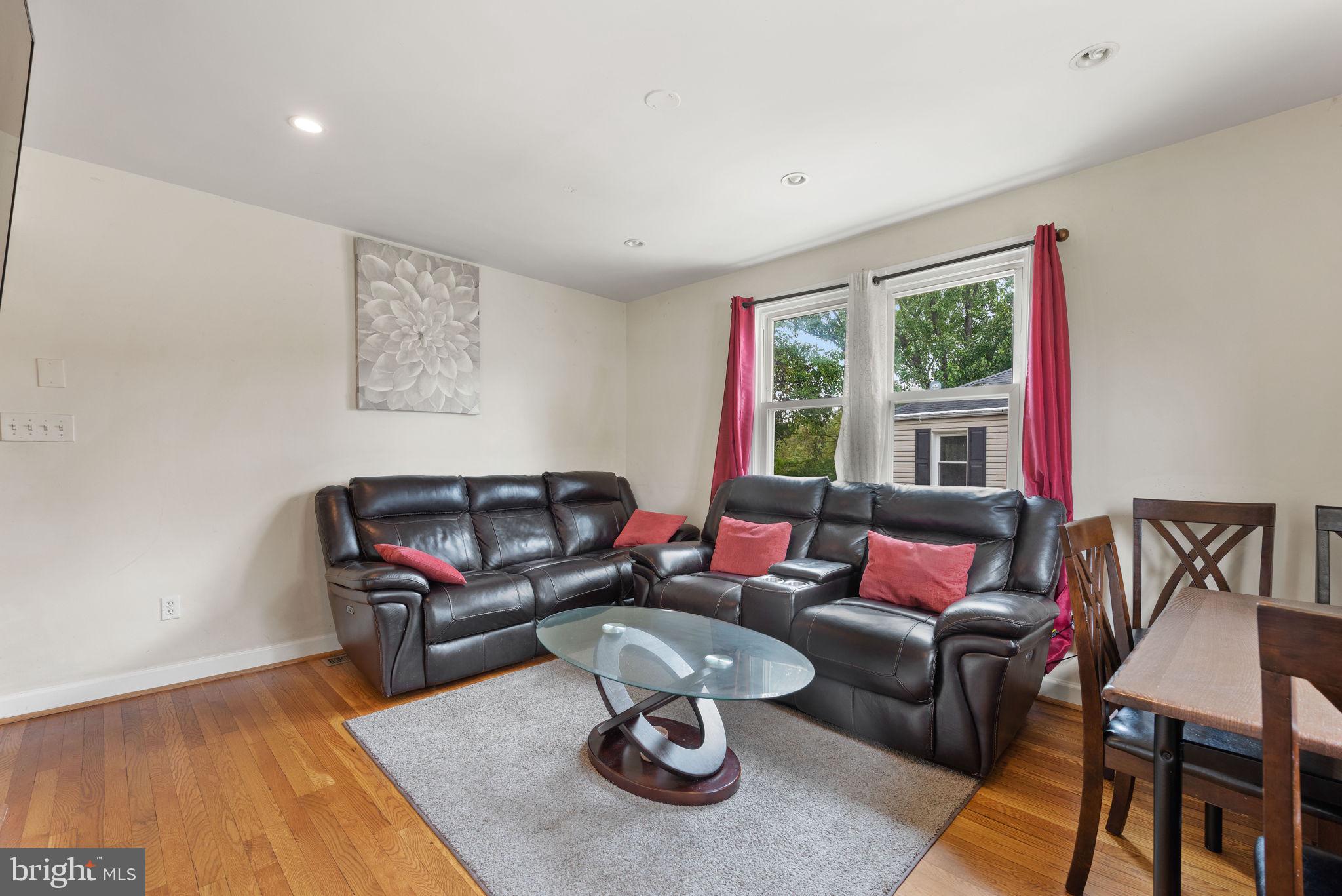 1204 Chapel Oaks Dr
