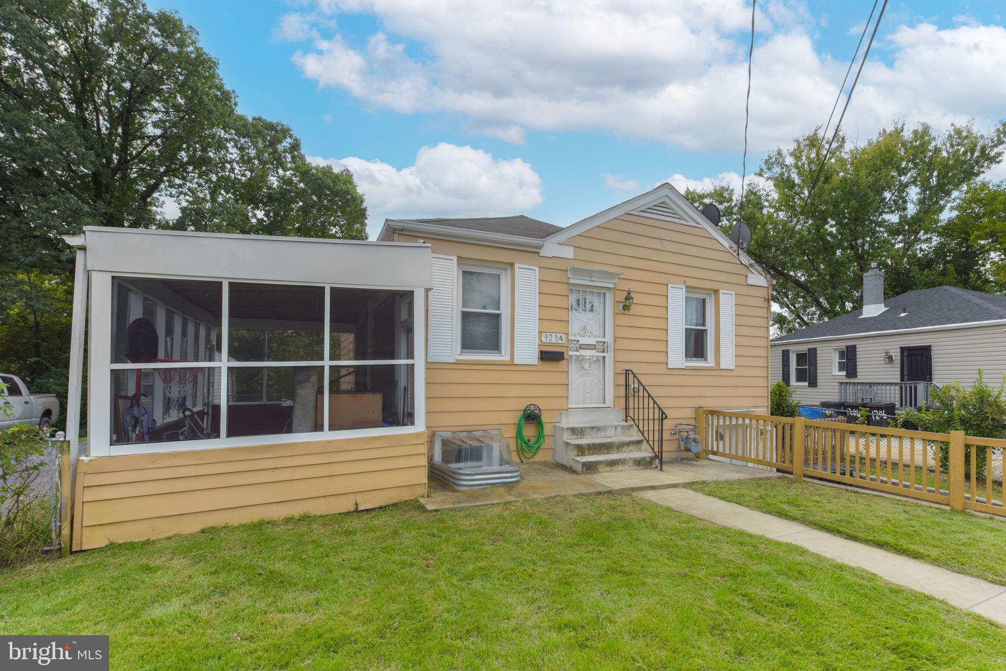 1204 Chapel Oaks Dr