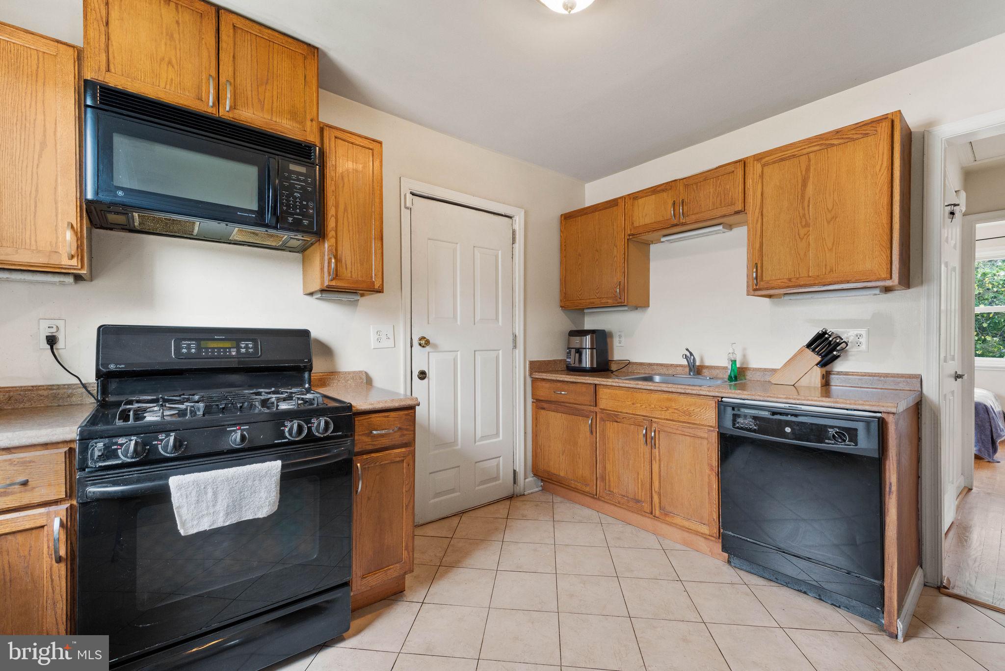 1204 Chapel Oaks Dr