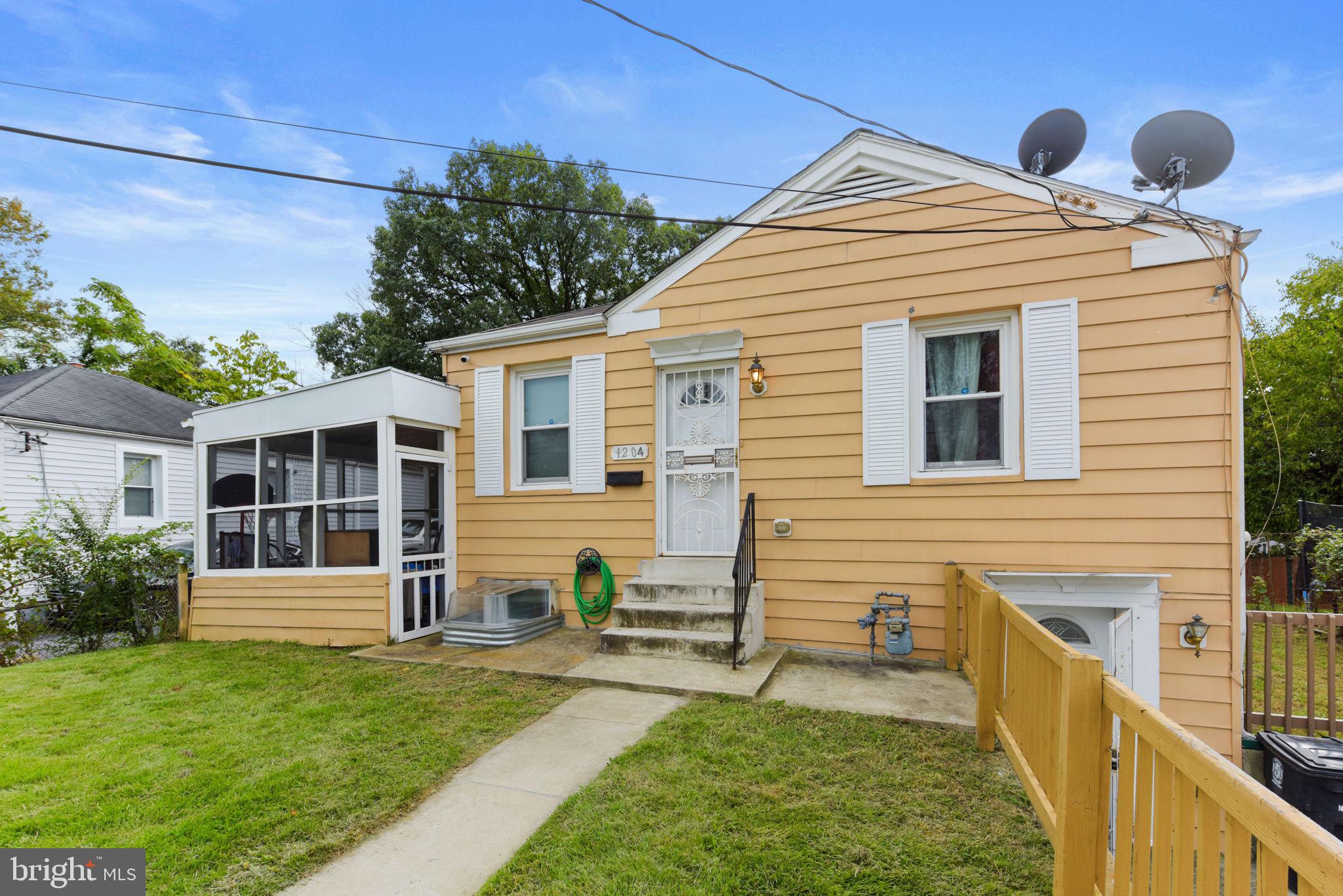 1204 Chapel Oaks Dr