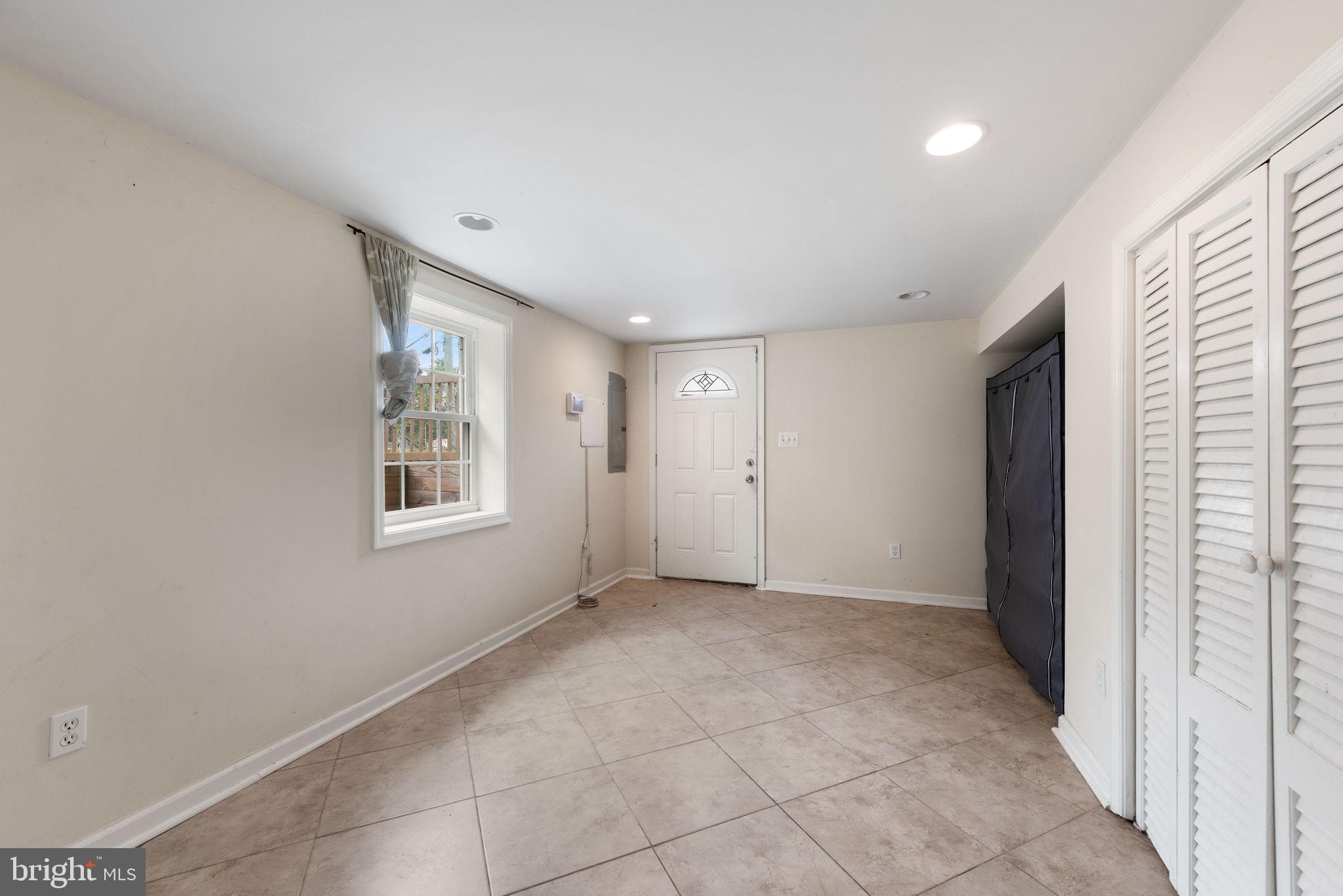 1204 Chapel Oaks Dr