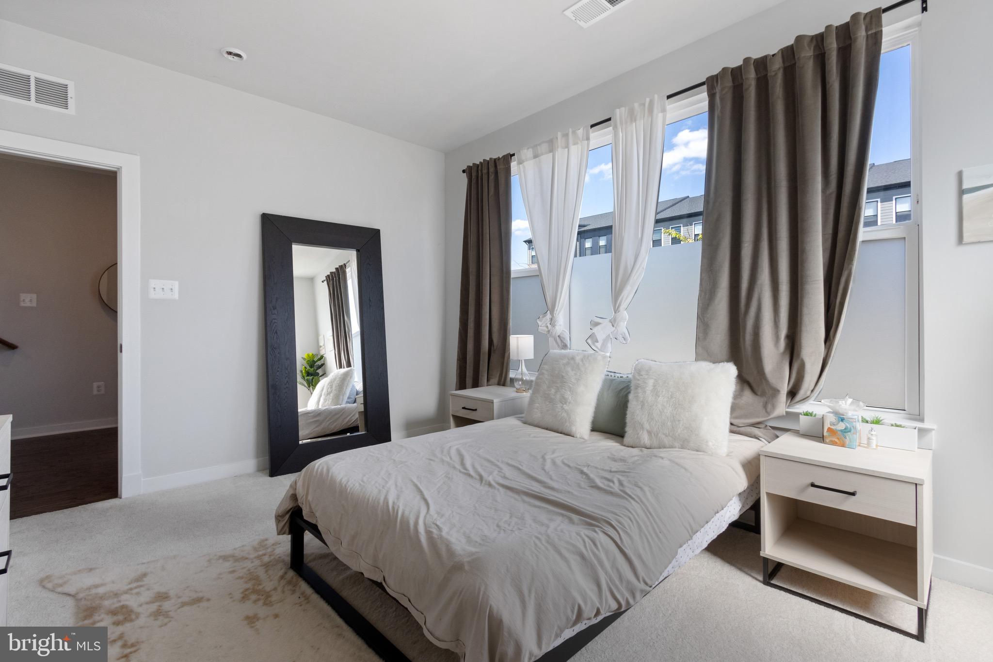 309 SUMMIT POINT BLVD