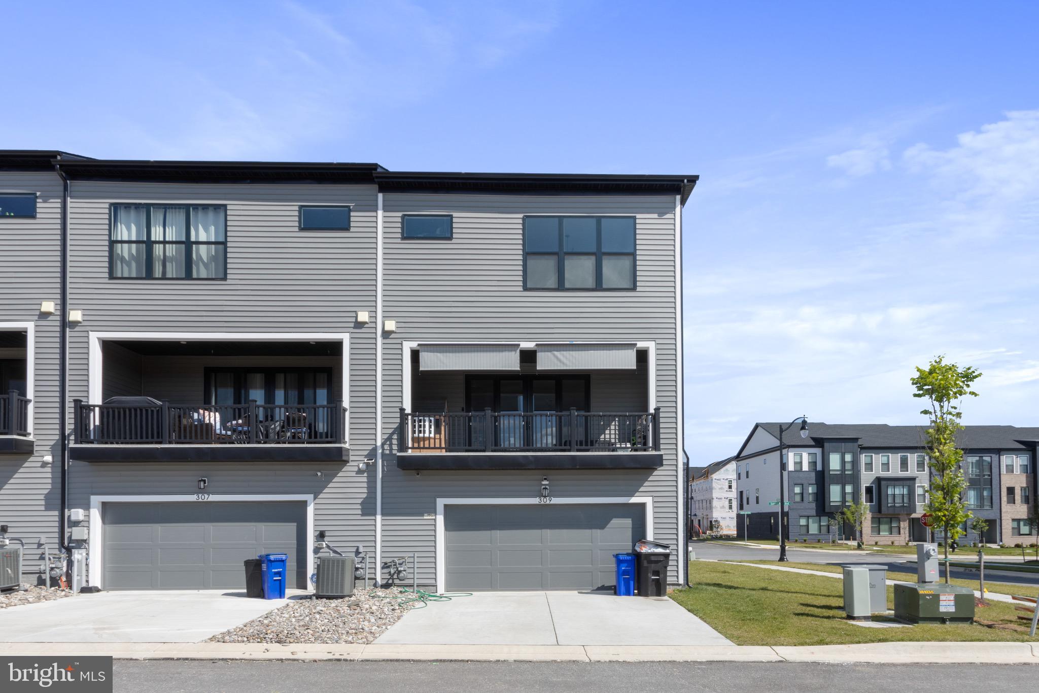 309 SUMMIT POINT BLVD