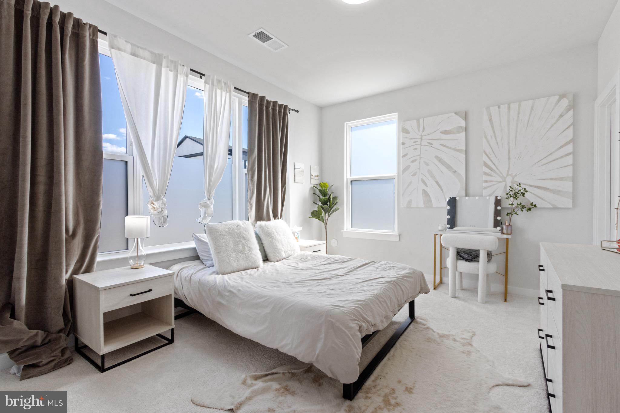 309 SUMMIT POINT BLVD