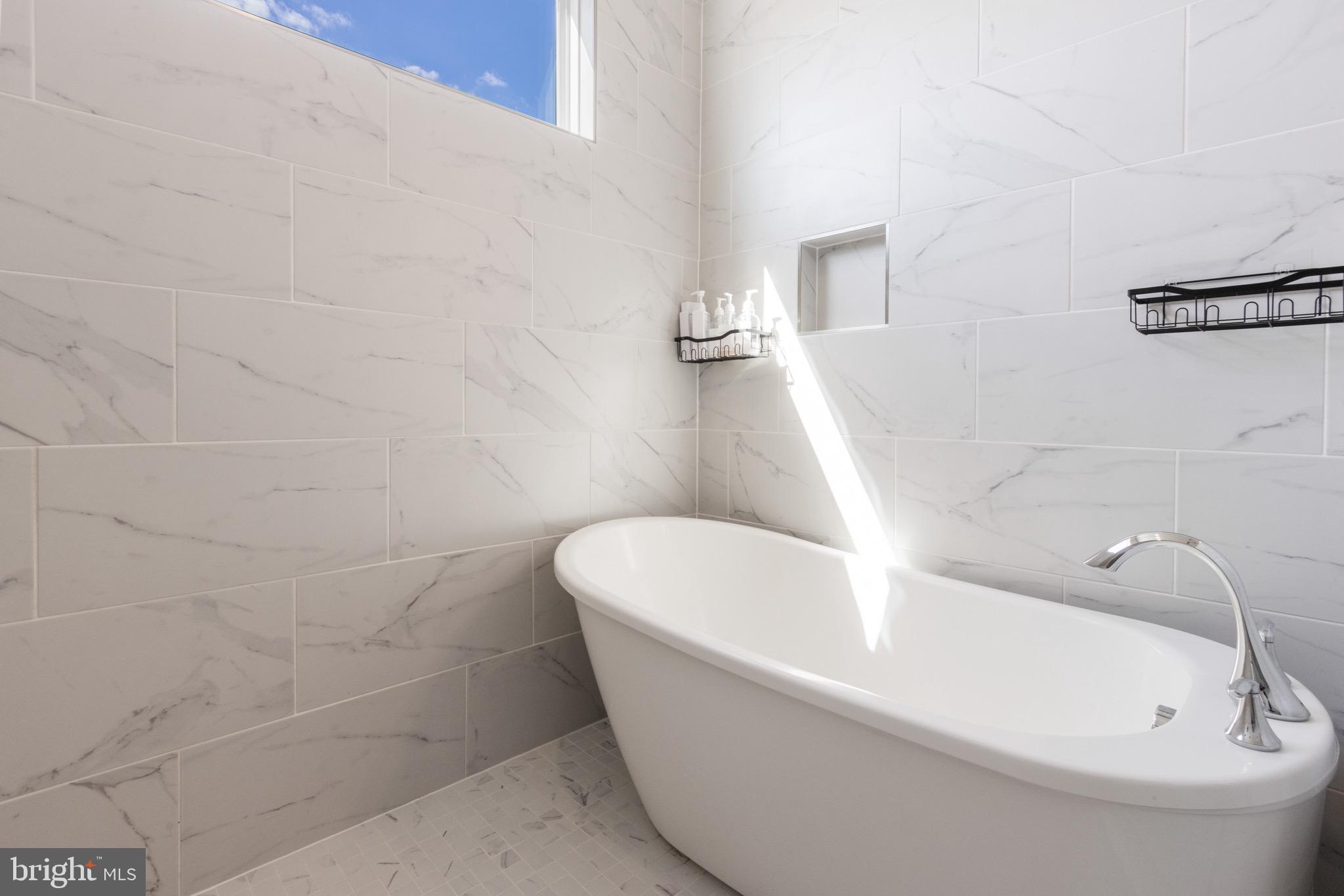 309 SUMMIT POINT BLVD