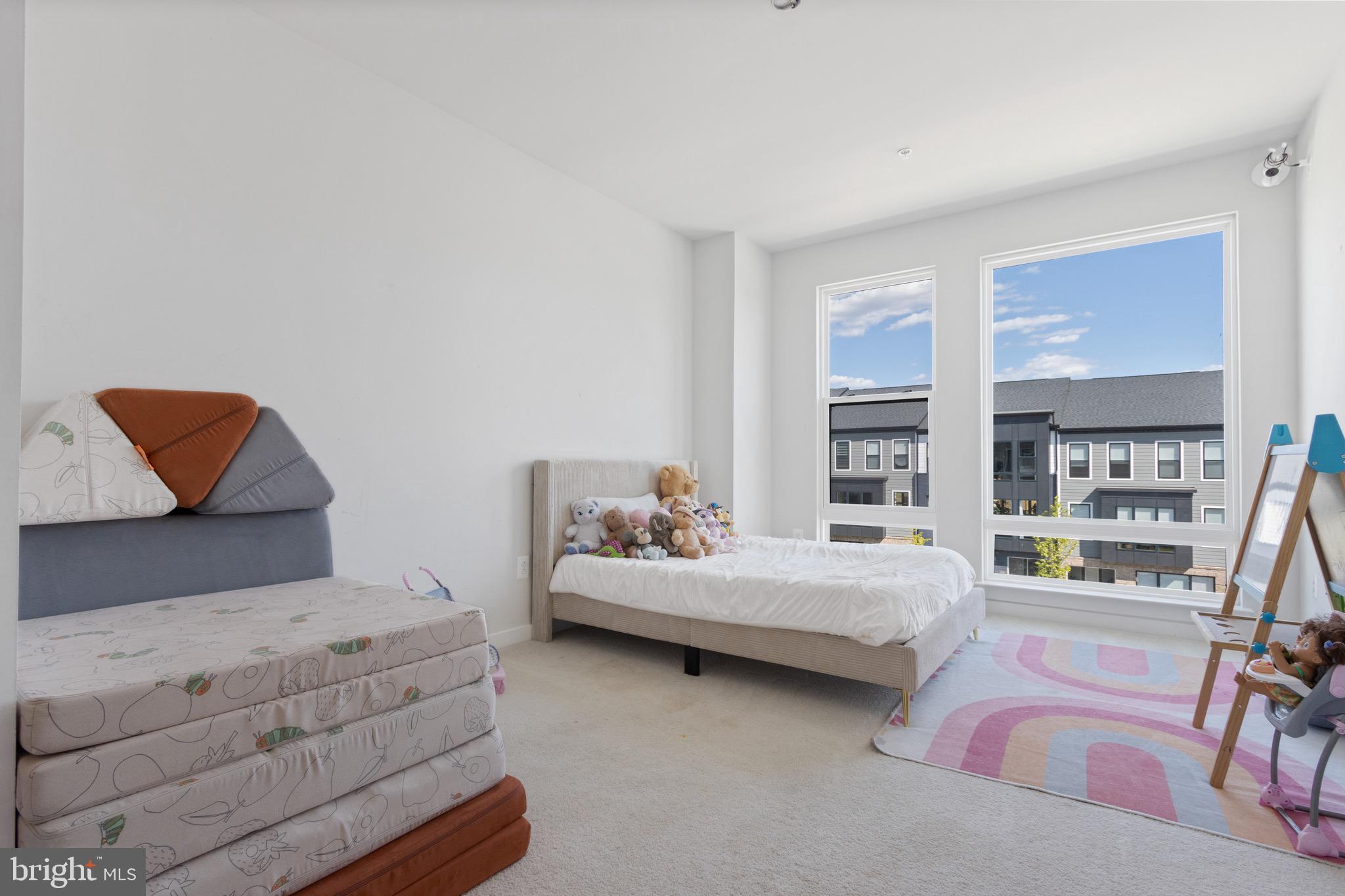 309 SUMMIT POINT BLVD