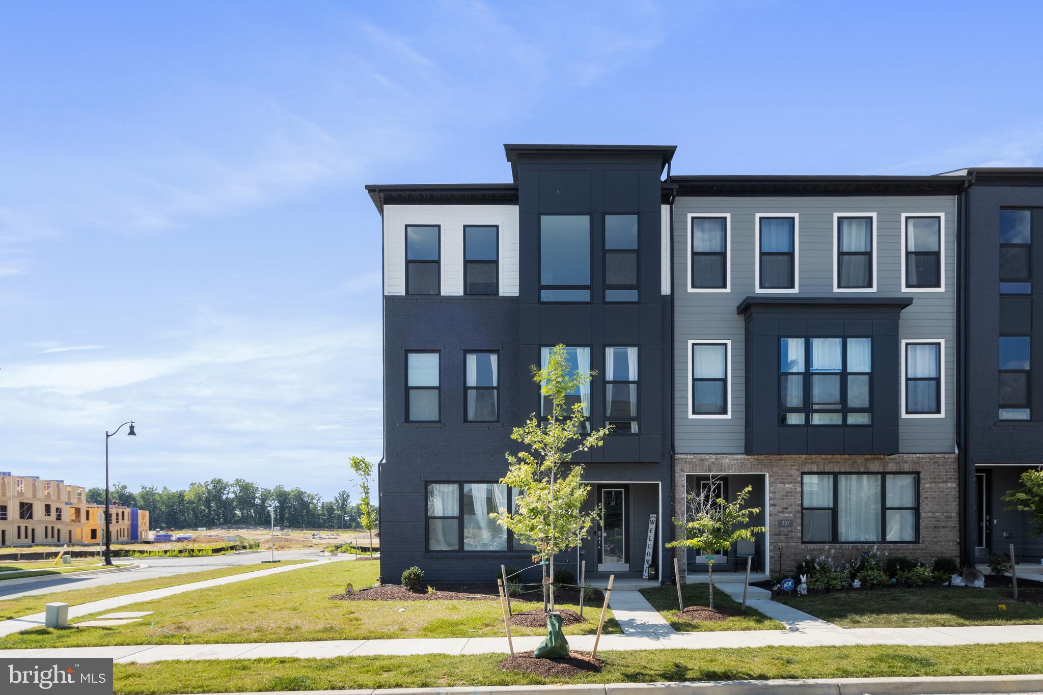 309 SUMMIT POINT BLVD