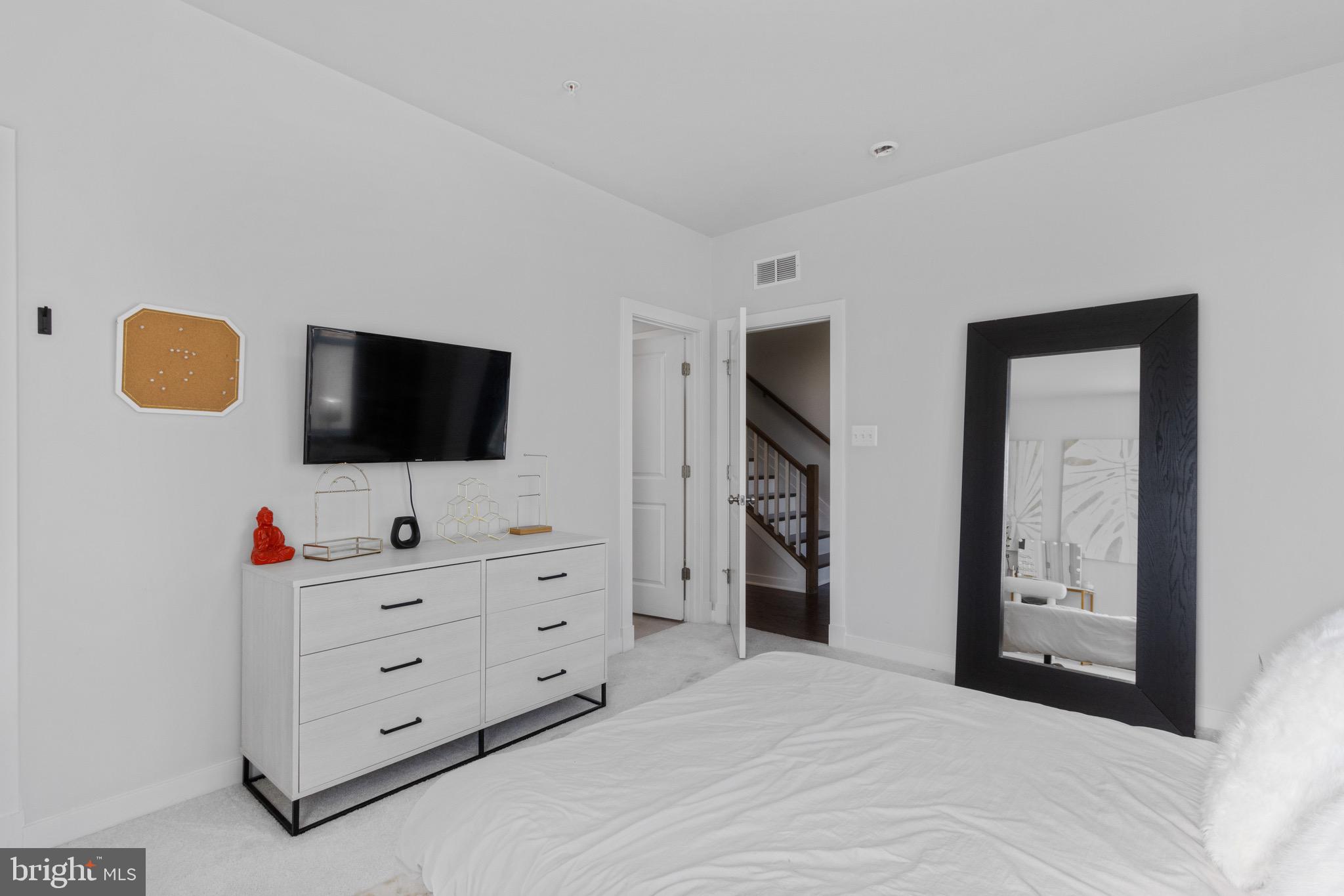 309 SUMMIT POINT BLVD