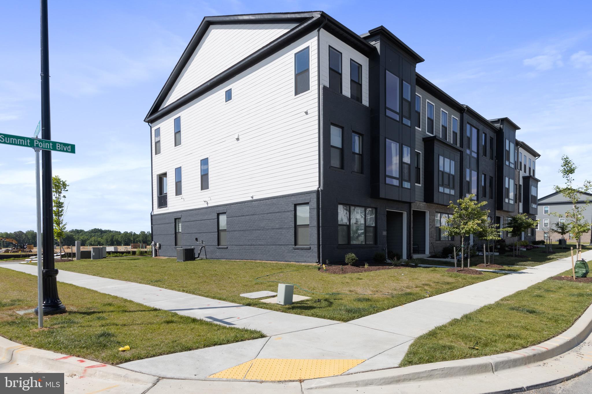 309 SUMMIT POINT BLVD