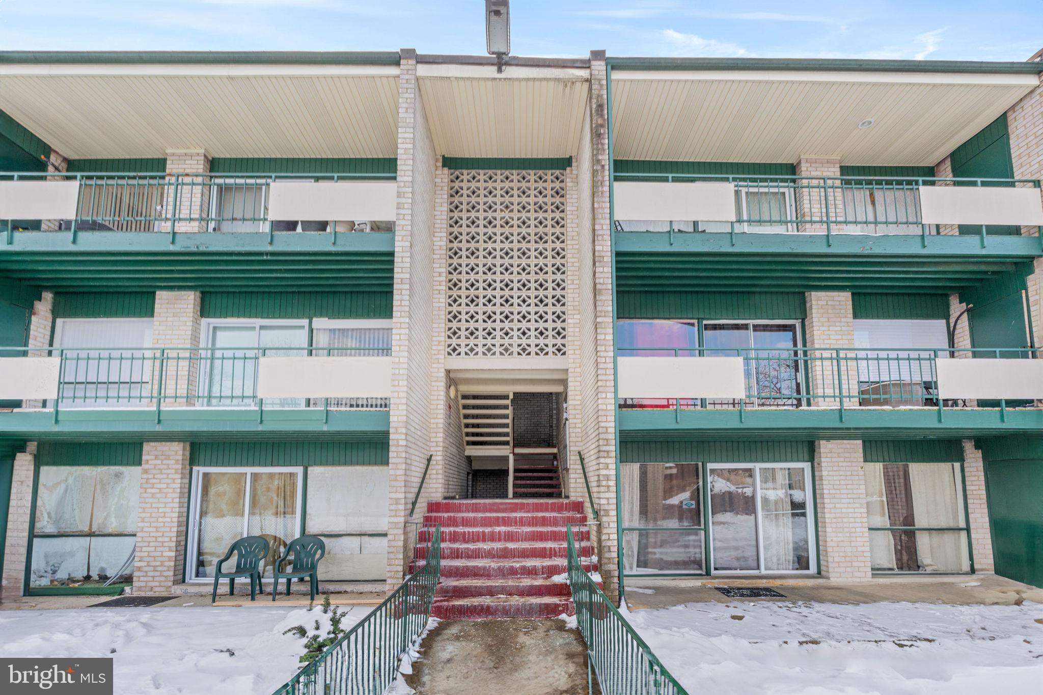 9276 Adelphi Rd #201