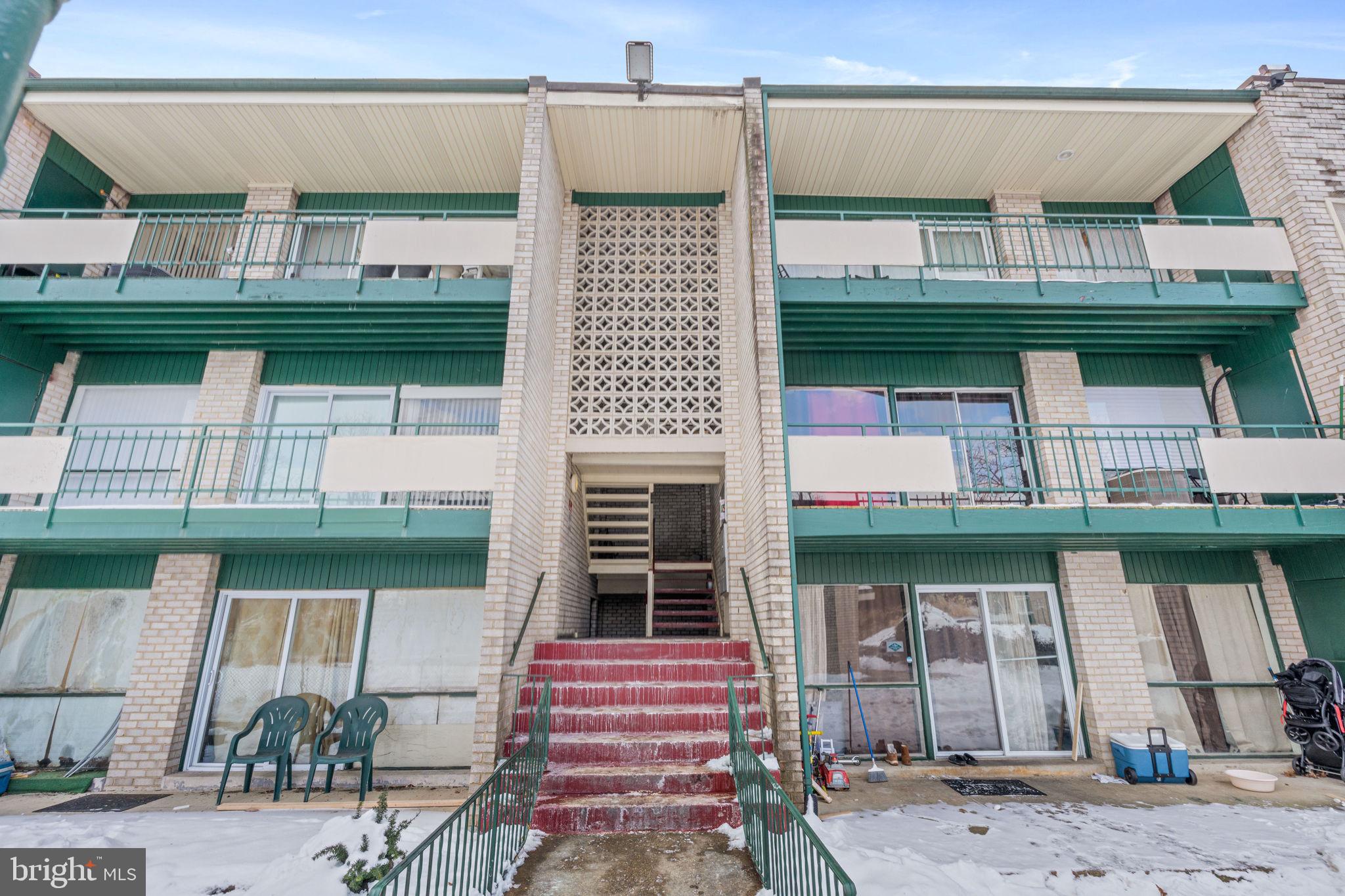 9276 Adelphi Rd #201