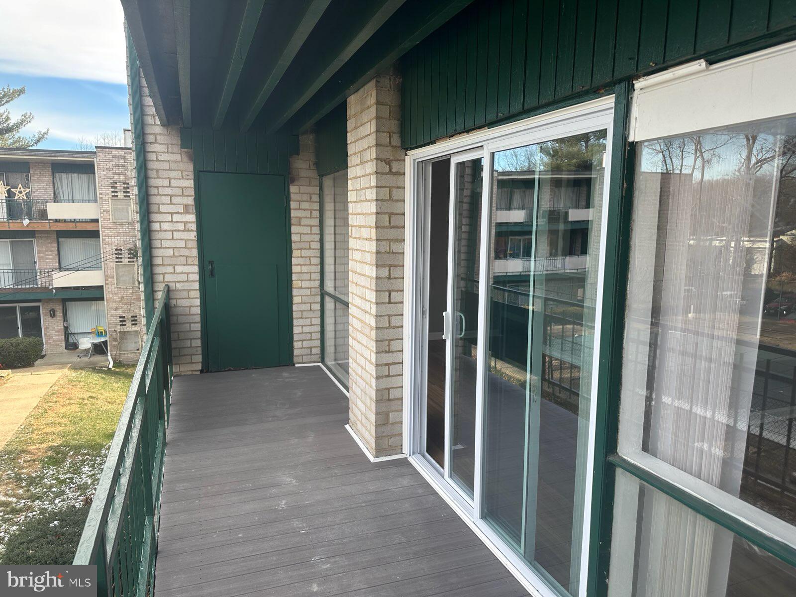 9276 Adelphi Rd #201