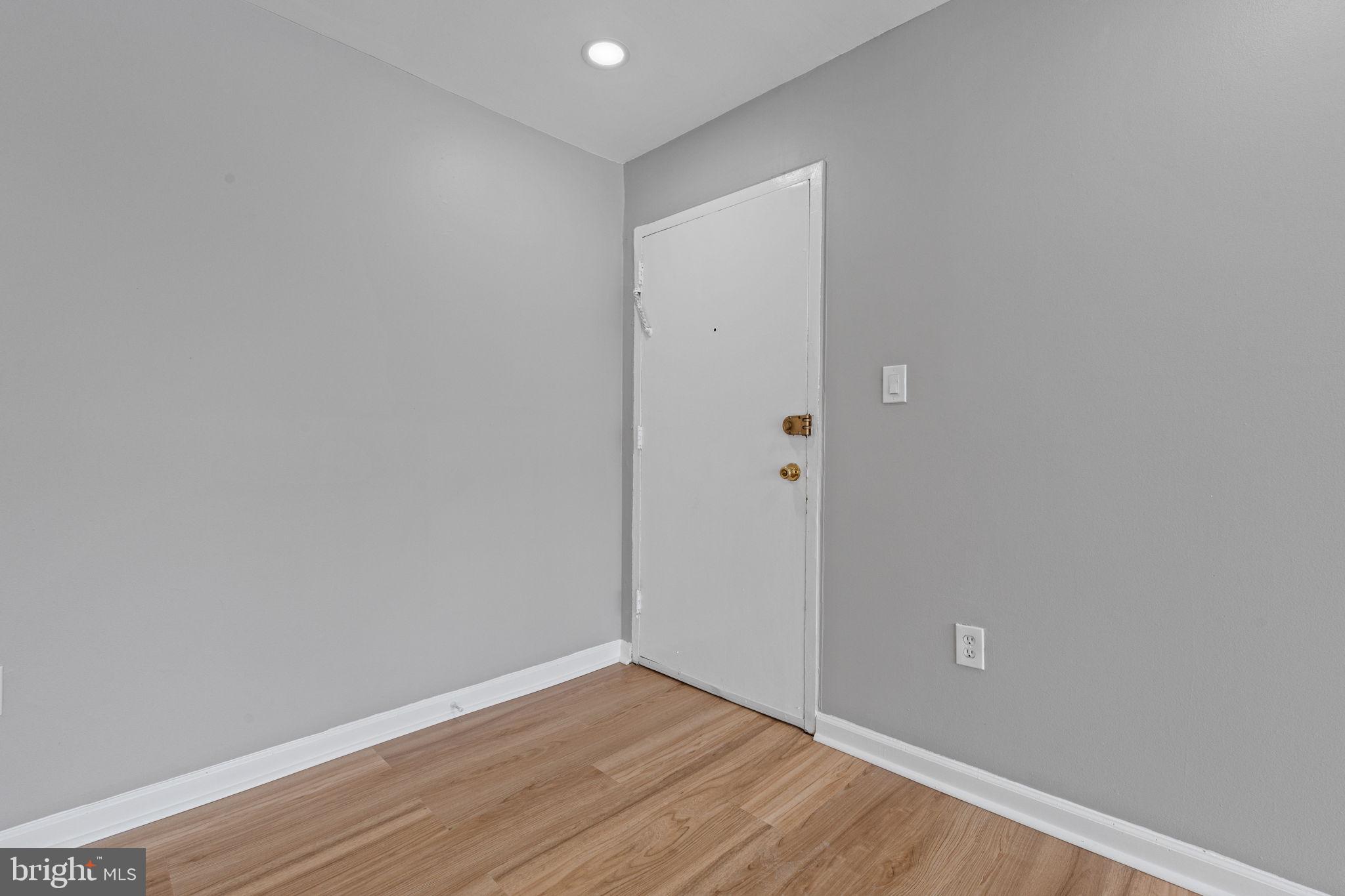 9276 Adelphi Rd #201