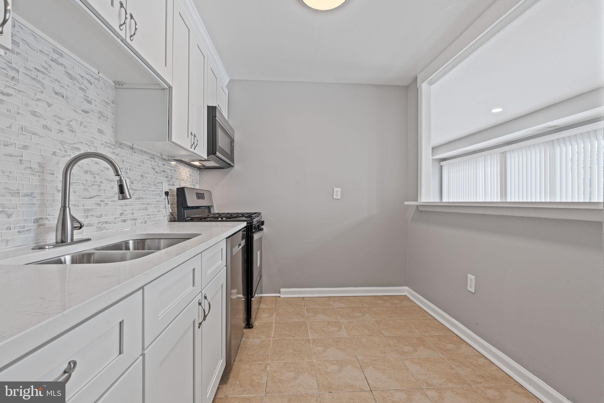 9276 Adelphi Rd #201