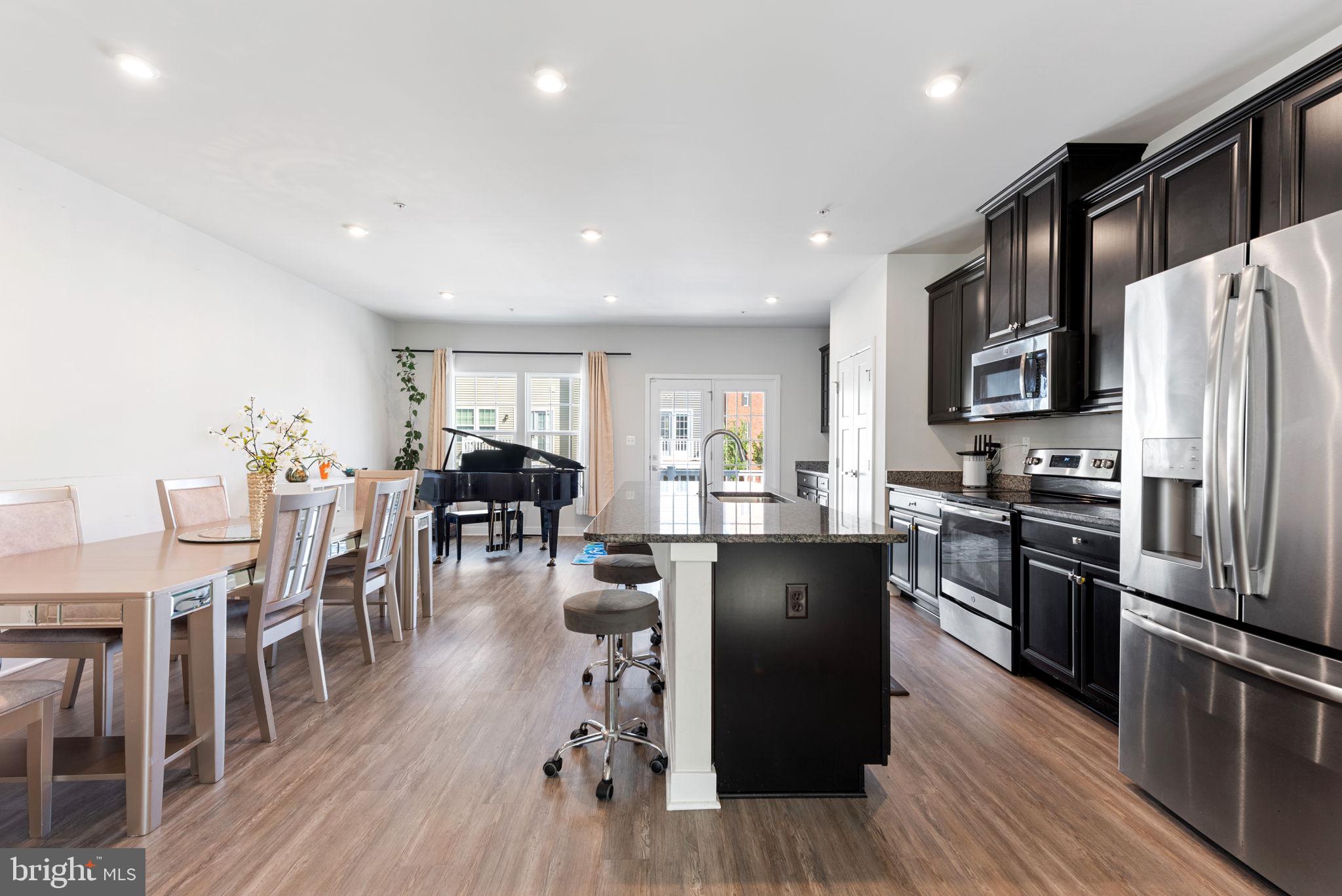 9912 Vista Pointe Dr