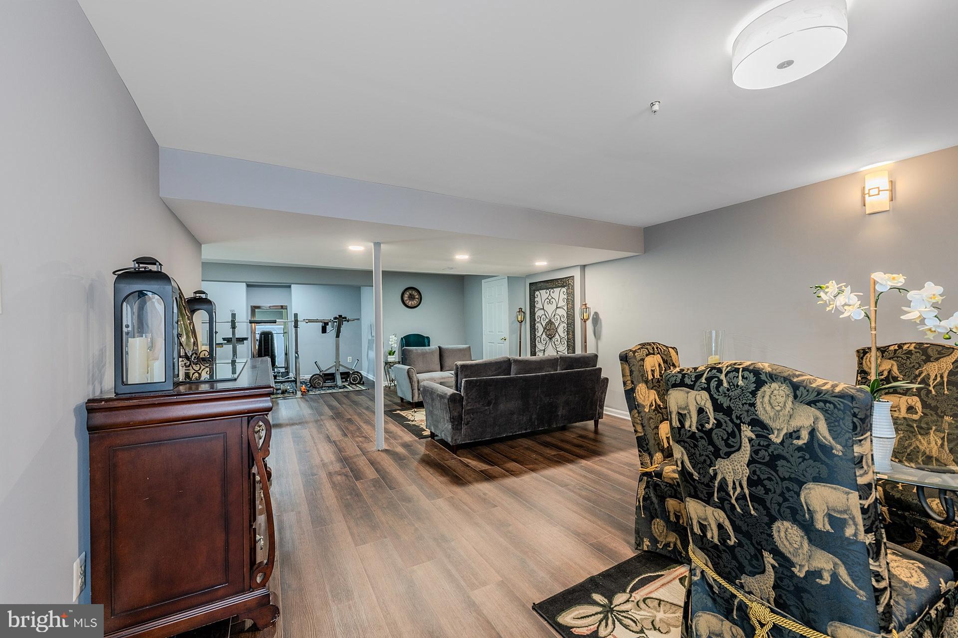 1404 Aragona Blvd