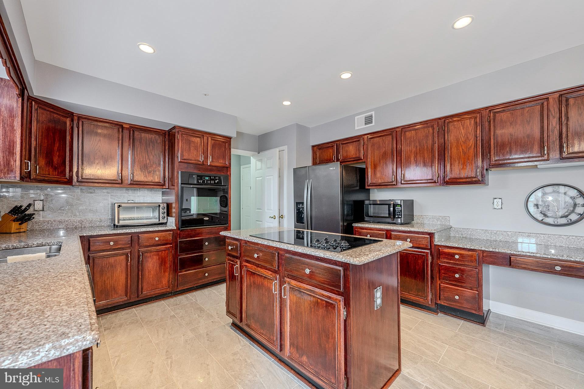1404 Aragona Blvd