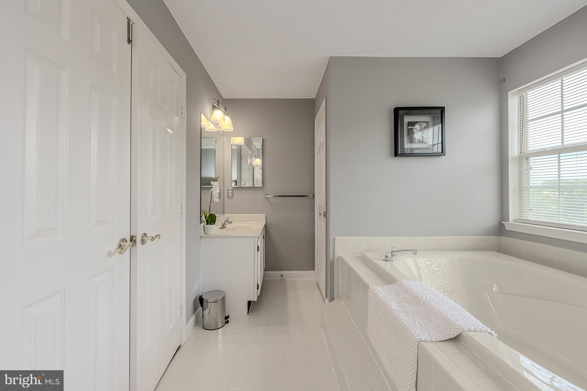 1404 Aragona Blvd