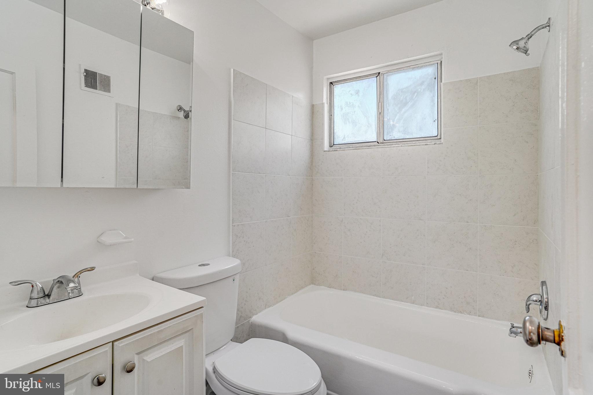 2510 IVERSON STREET 2510