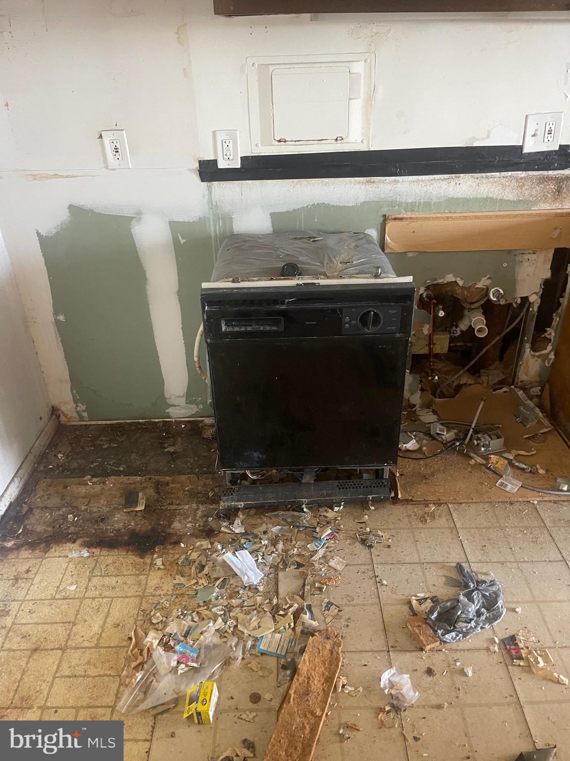 1836 METZEROTT ROAD 906