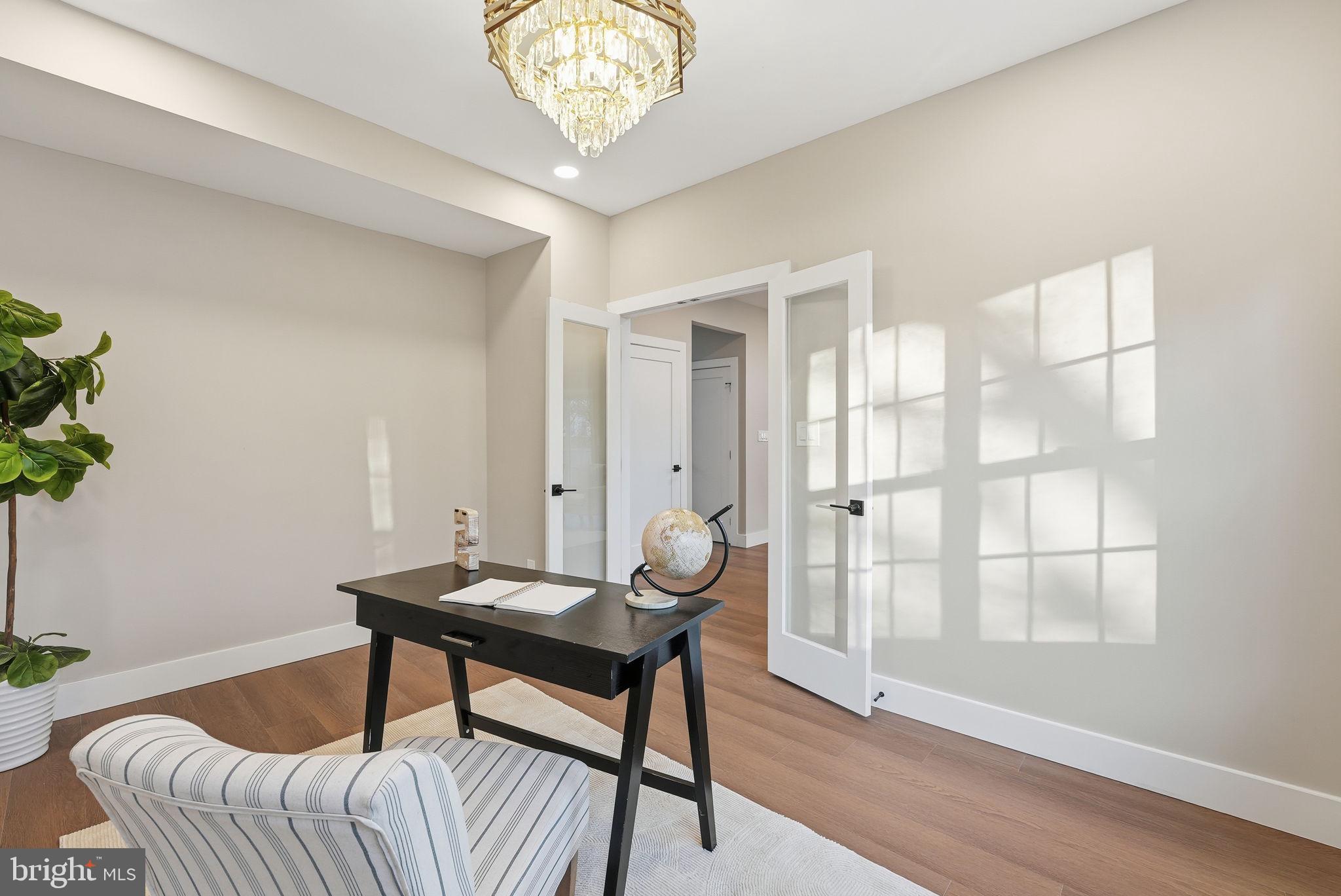 1803 ARAGONA BOULEVARD