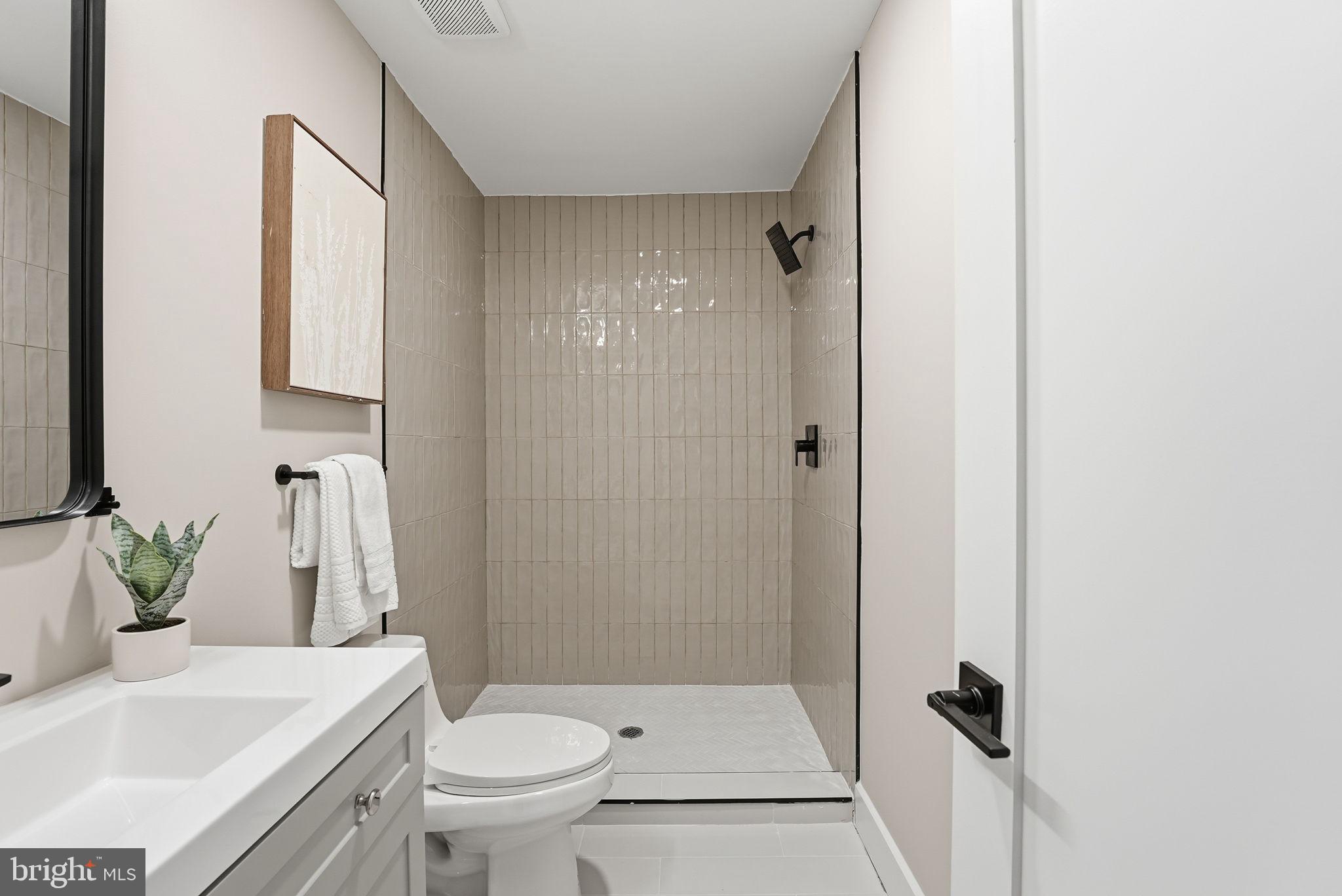 1803 ARAGONA BOULEVARD