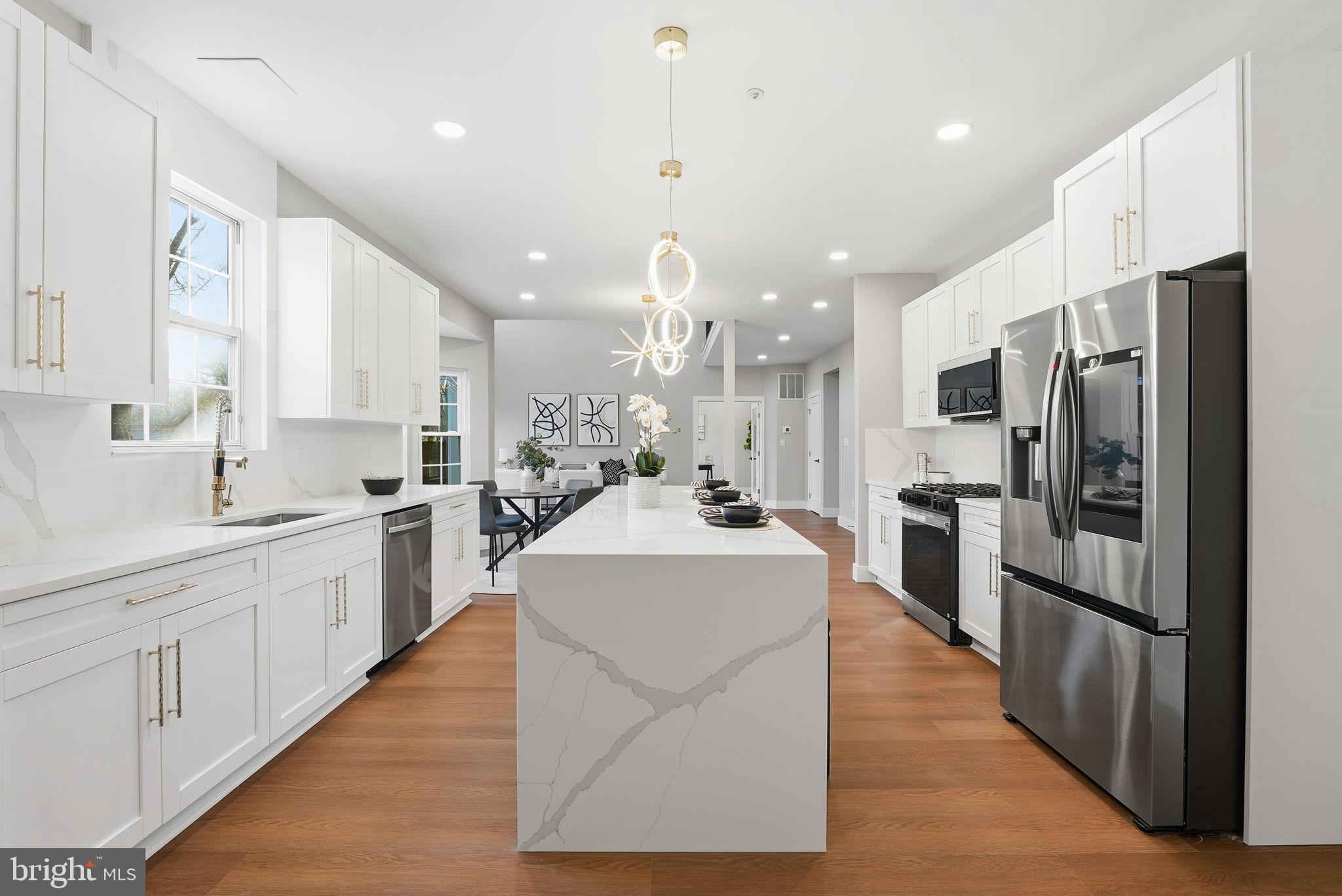 1803 ARAGONA BOULEVARD