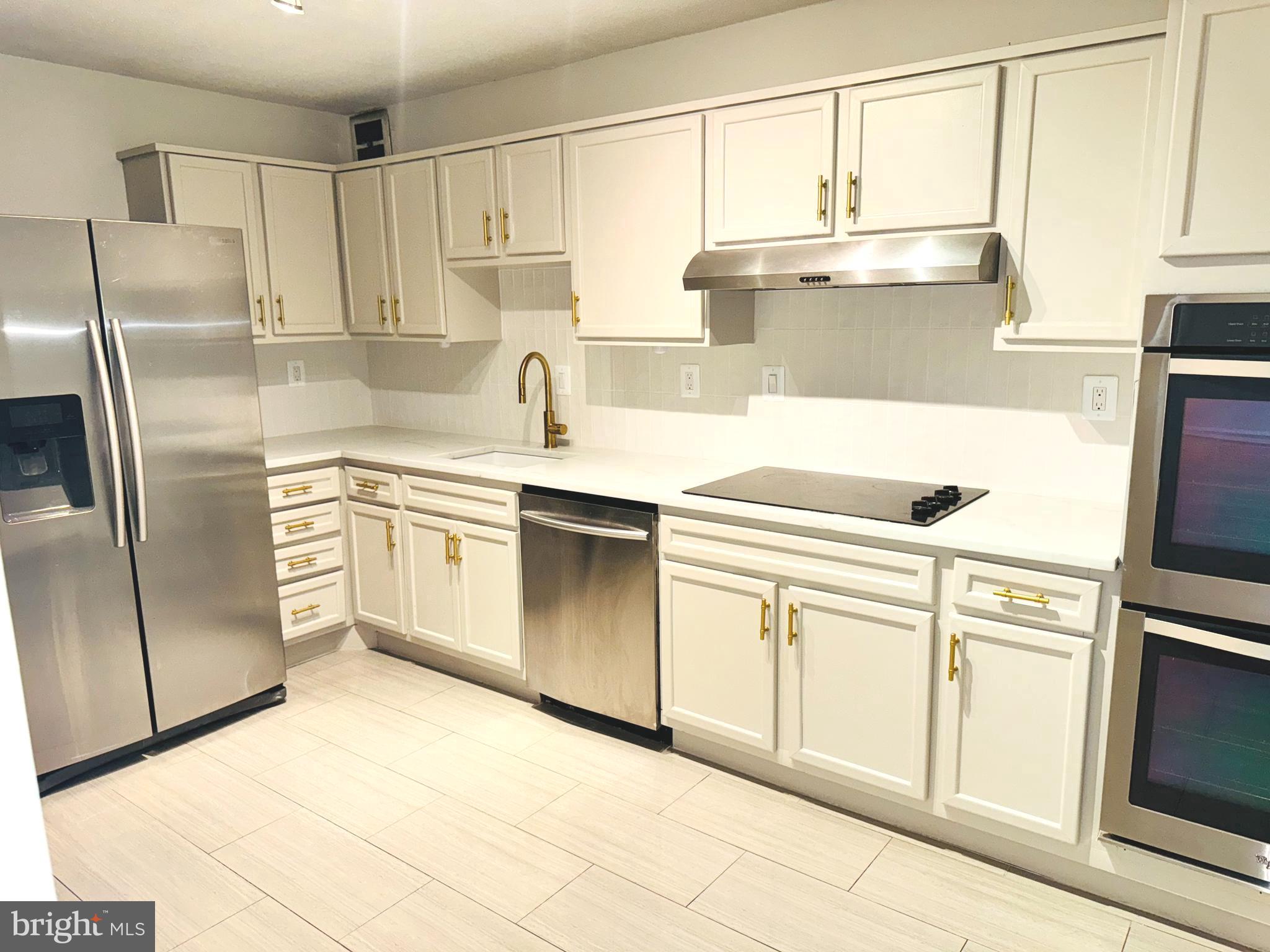 307 YOAKUM PKWY #1517