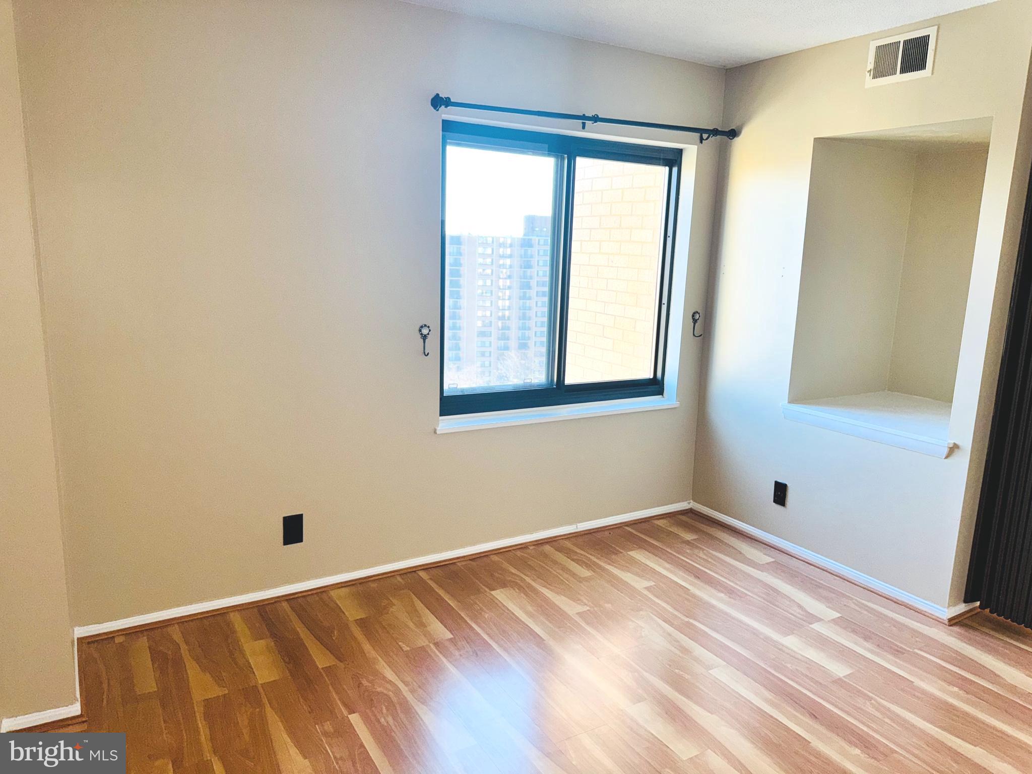 307 YOAKUM PKWY #1517