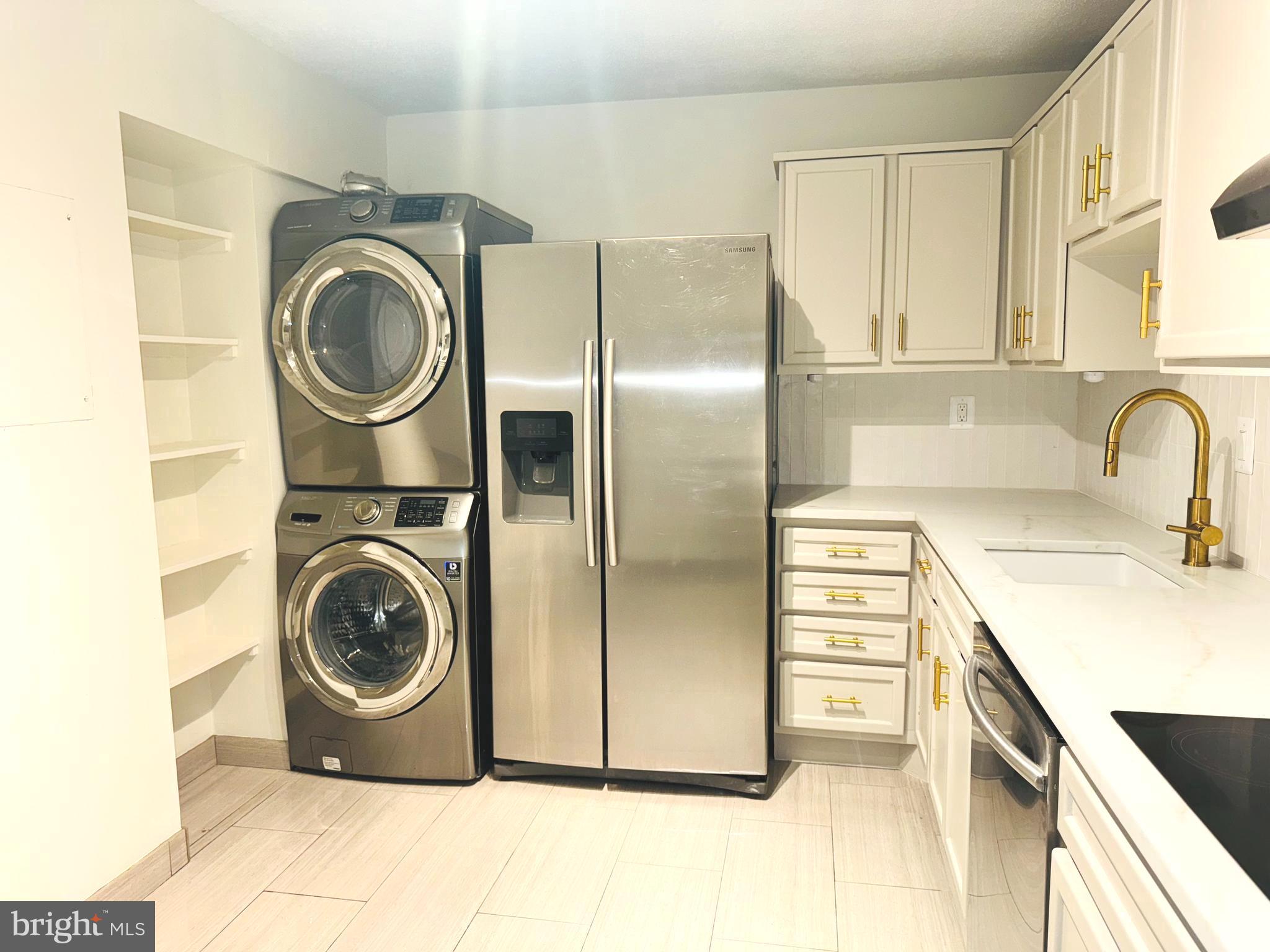 307 YOAKUM PKWY #1517