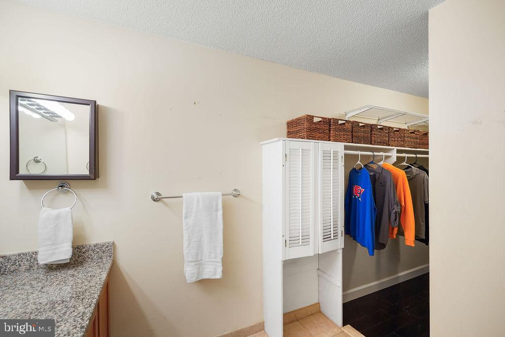 2500 N VAN DORN STREET 517