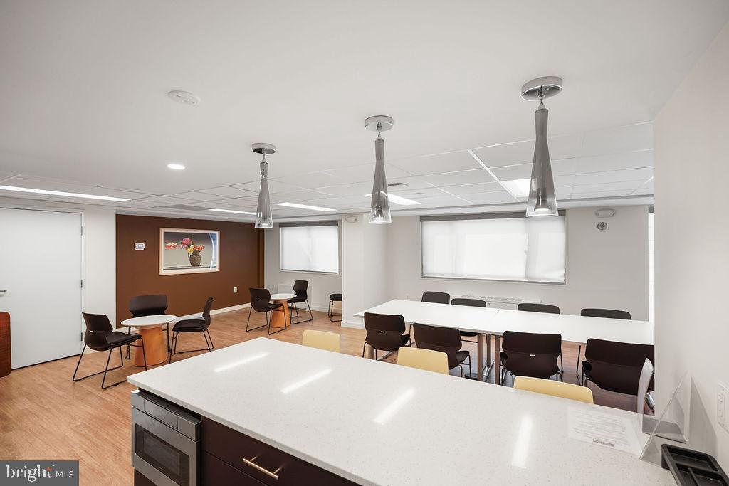 2500 N VAN DORN STREET 517