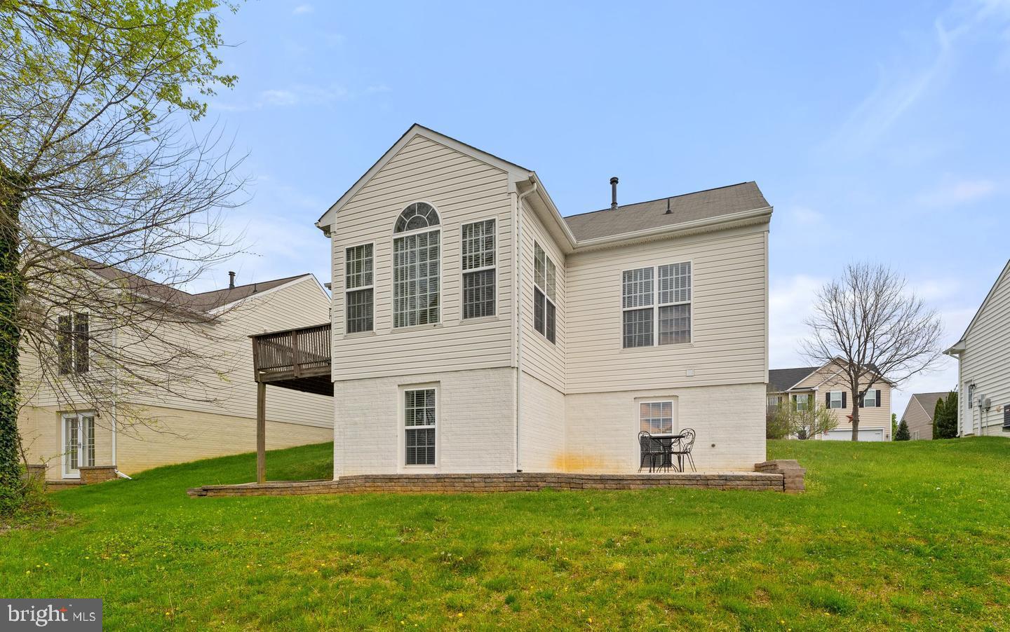 575 HUNTERS RD
