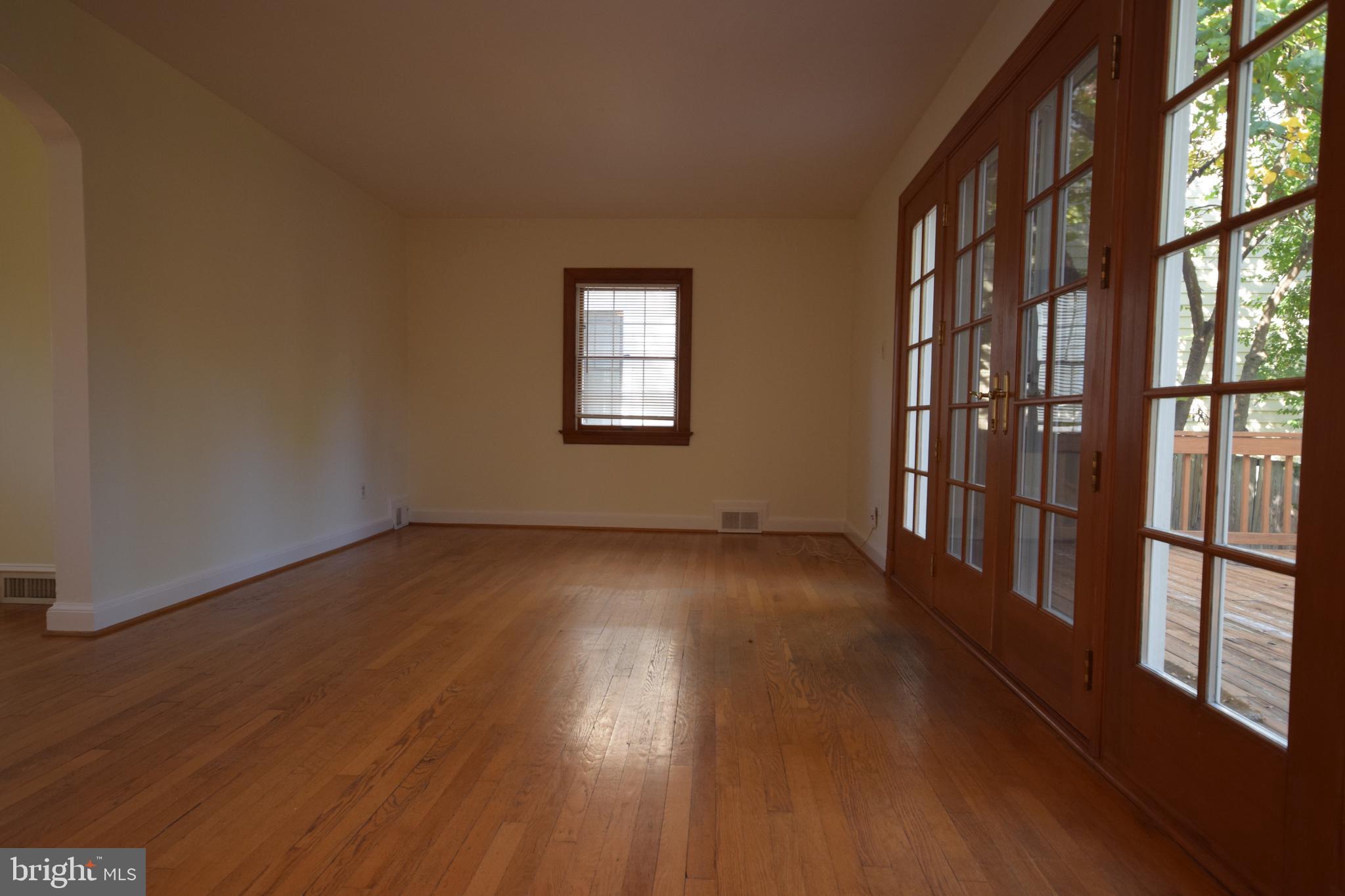 116 W Cameron Rd