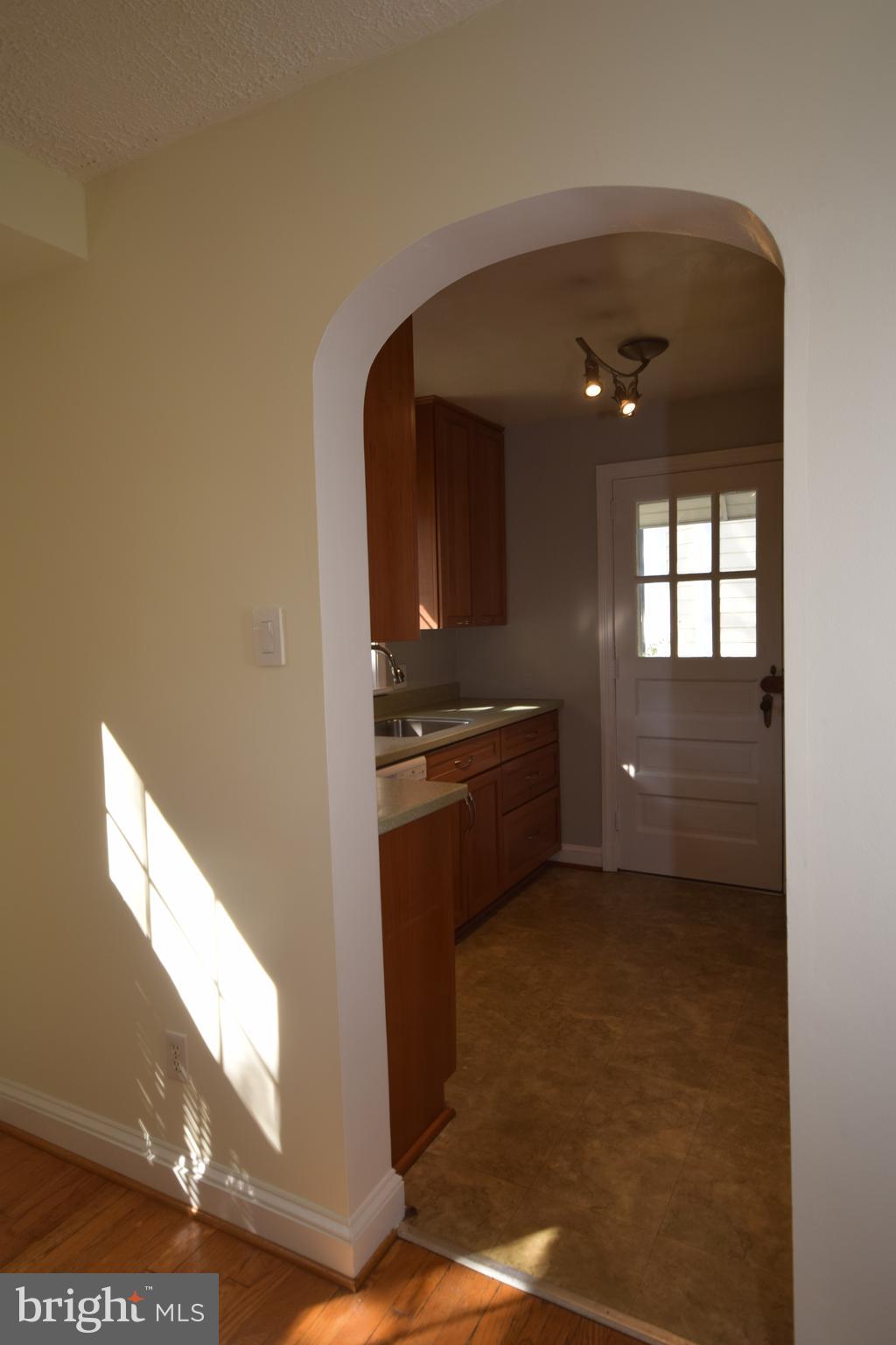 116 W Cameron Rd