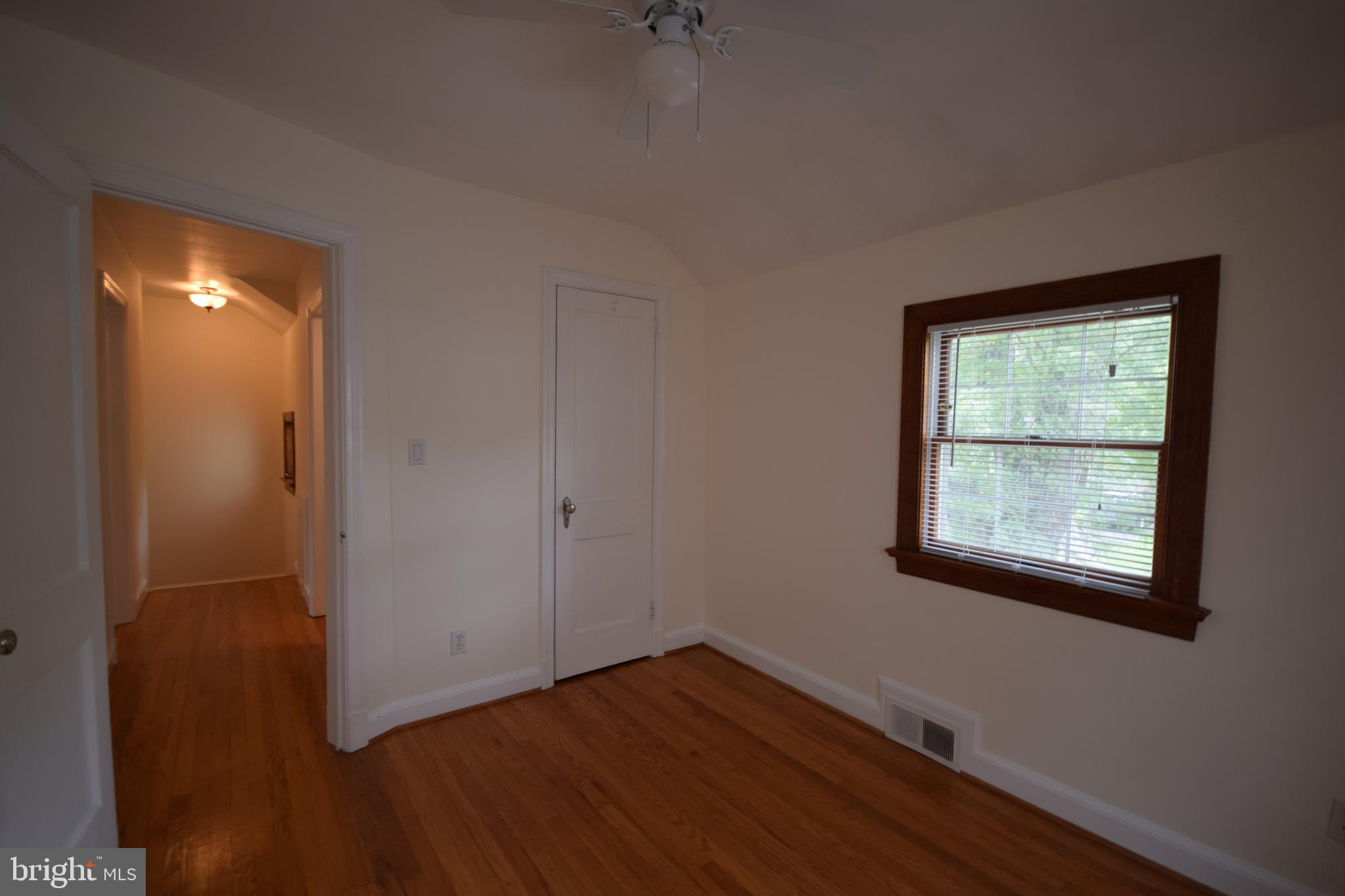 116 W Cameron Rd