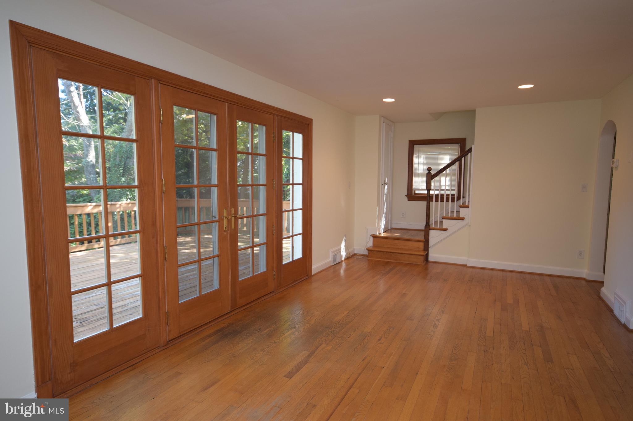 116 W Cameron Rd