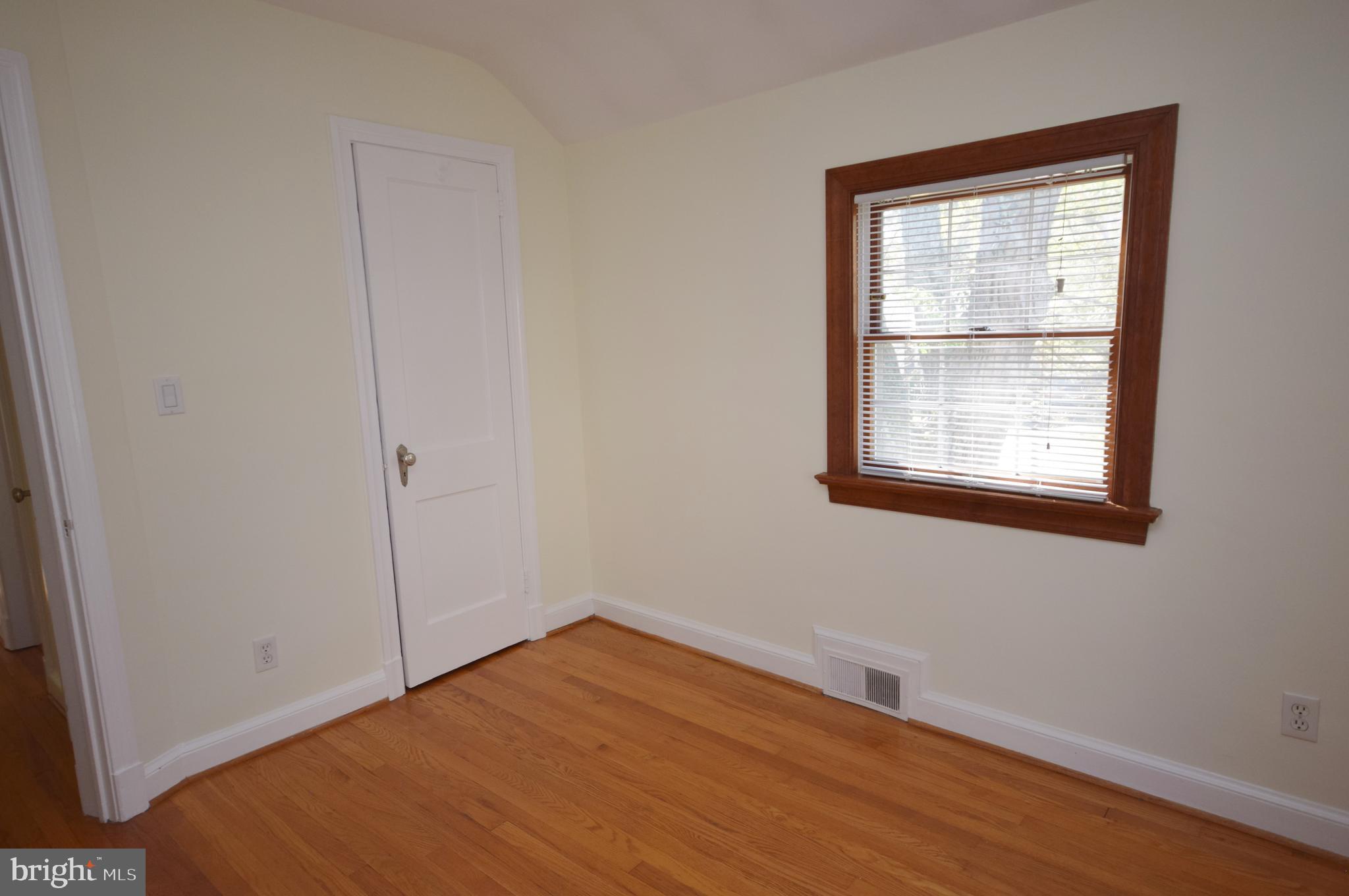 116 W Cameron Rd
