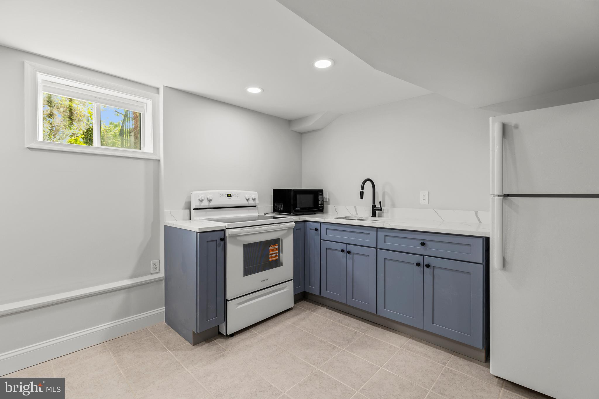 804 RANDOLPH ST #BASEMENT