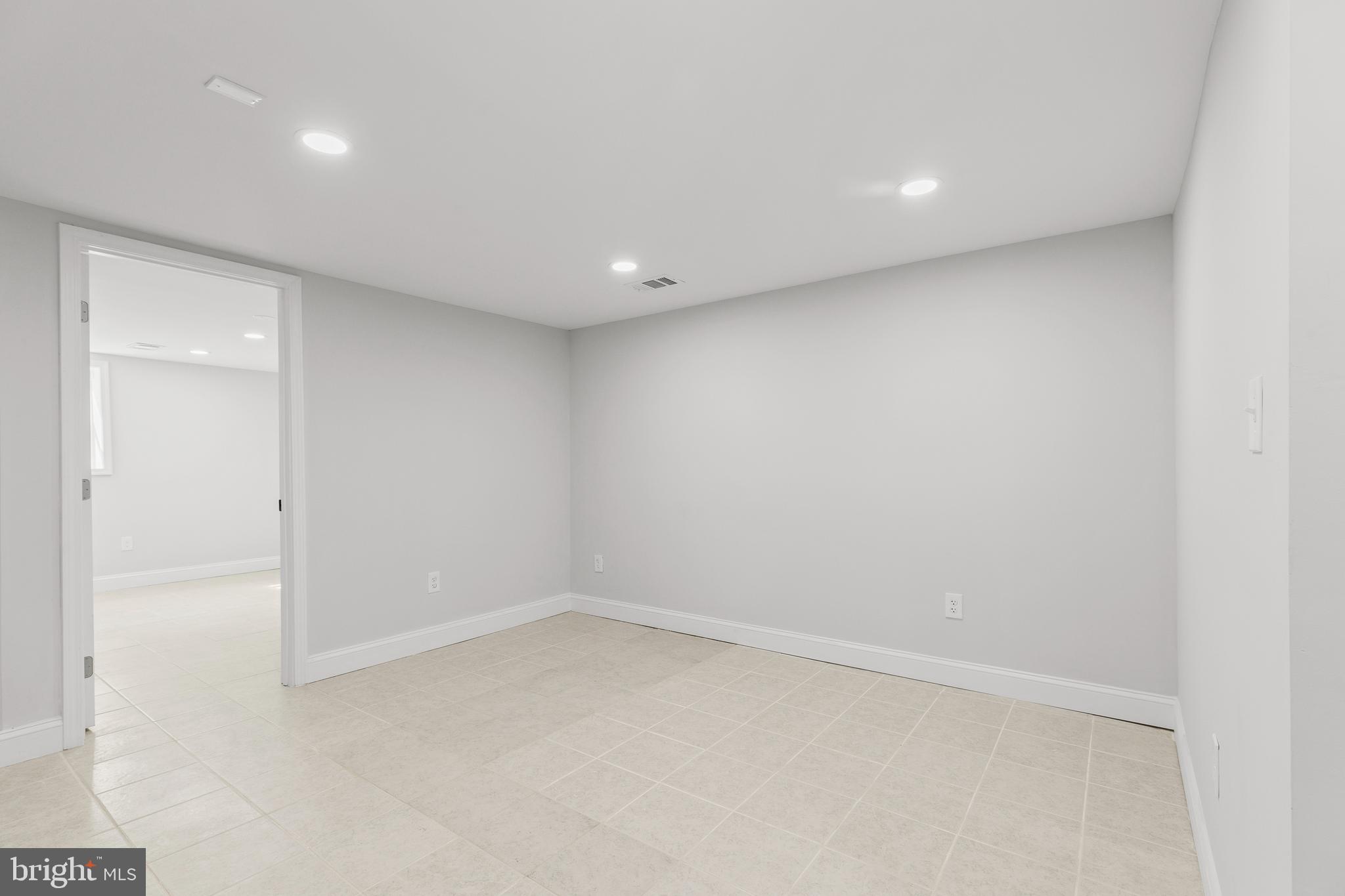 804 RANDOLPH ST #BASEMENT