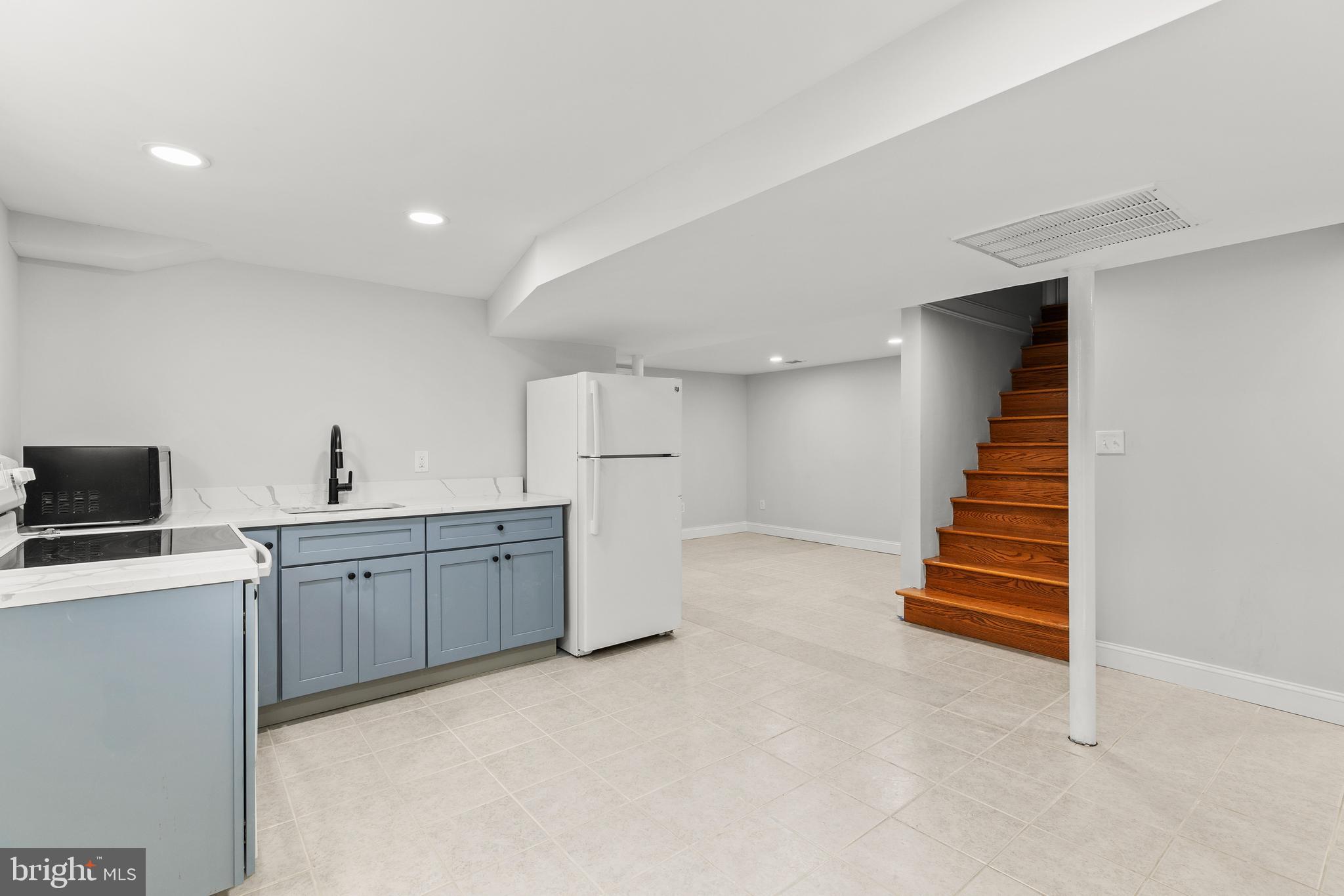 804 RANDOLPH ST #BASEMENT